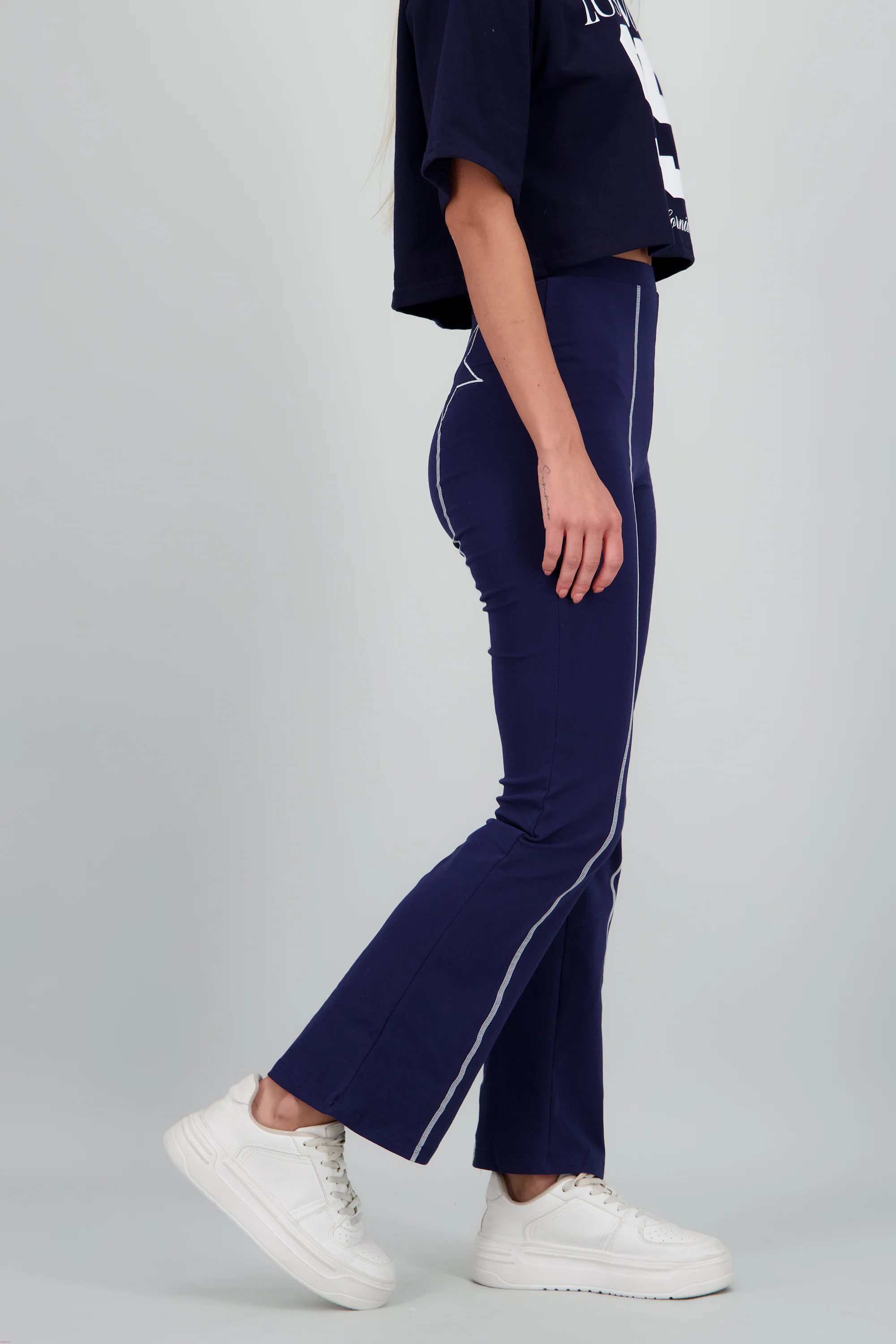Pants detalle estrellas linea - Image 3