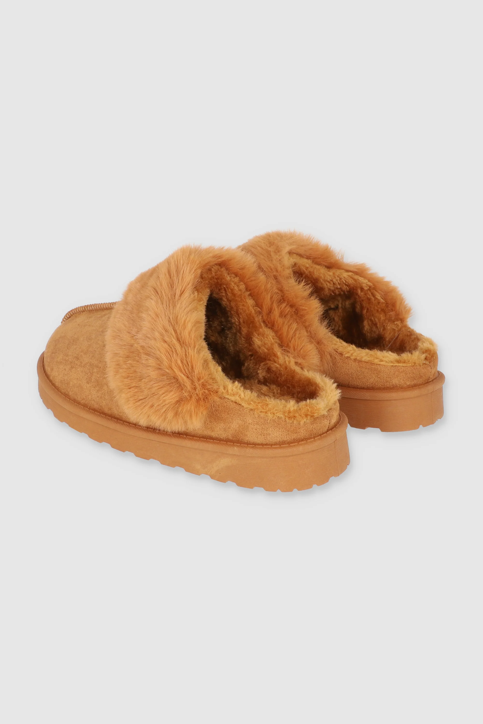 Pantufla zueco fluffy - Image 4
