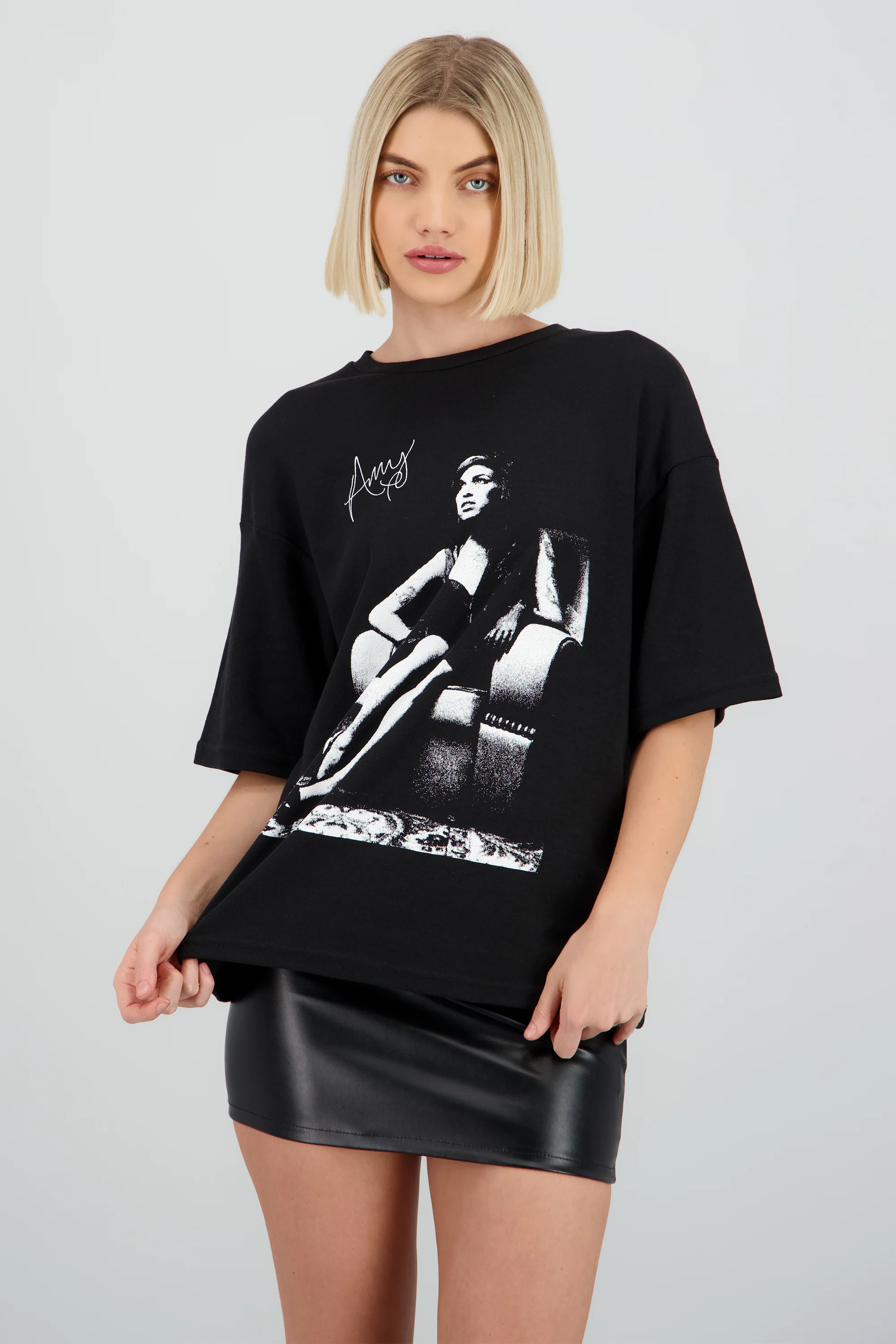Playera Amy Winehouse B&W - Image 2