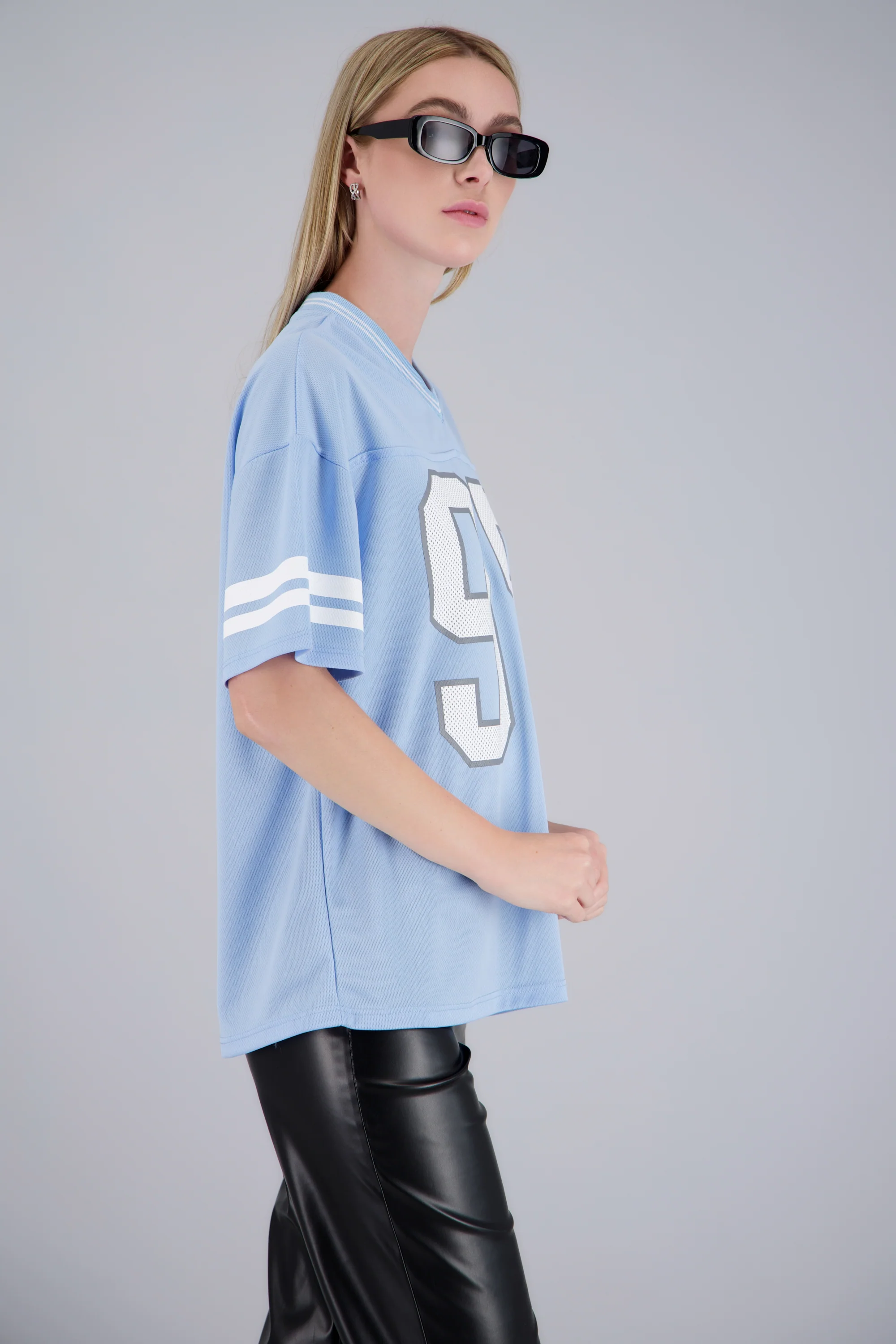 Playera deportiva estampado numeros - Image 2