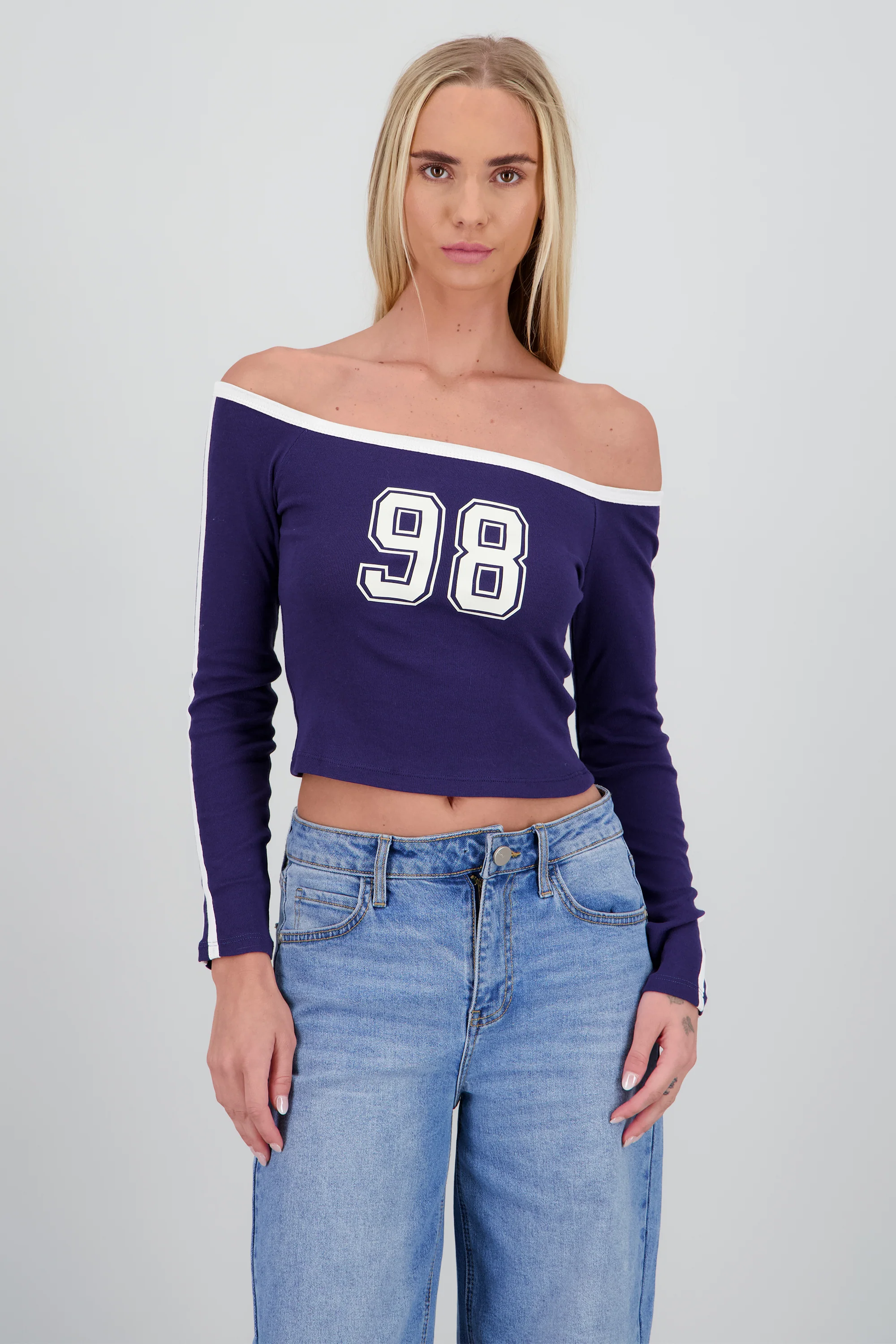 Playera off shoulder numero