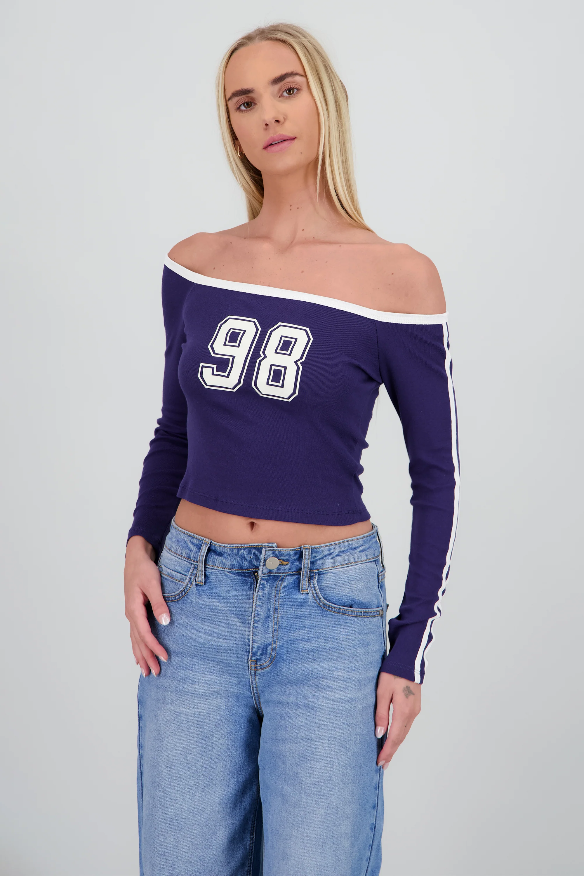 Playera off shoulder numero - Image 2
