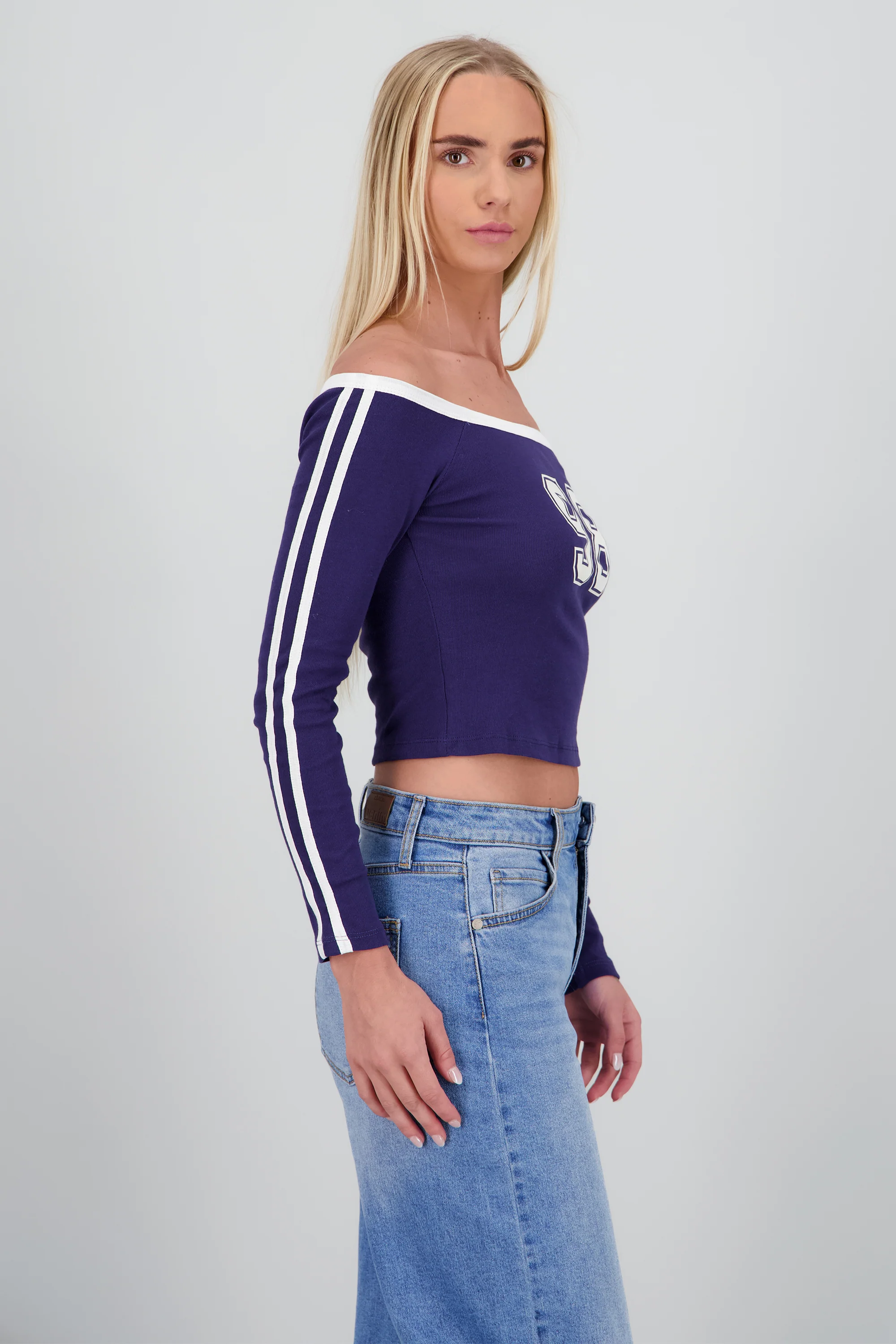 Playera off shoulder numero - Image 3