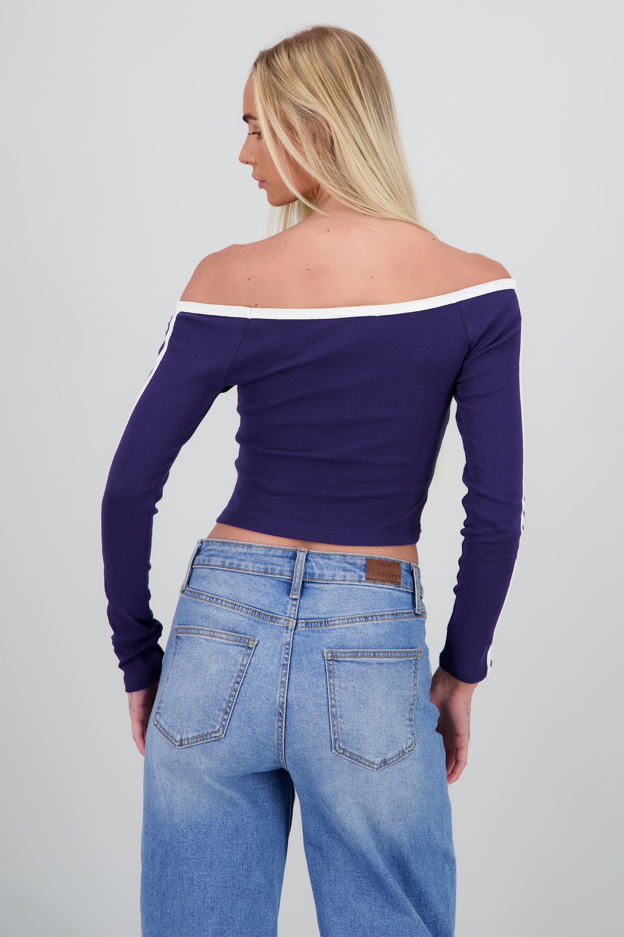 Playera off shoulder numero - Image 4