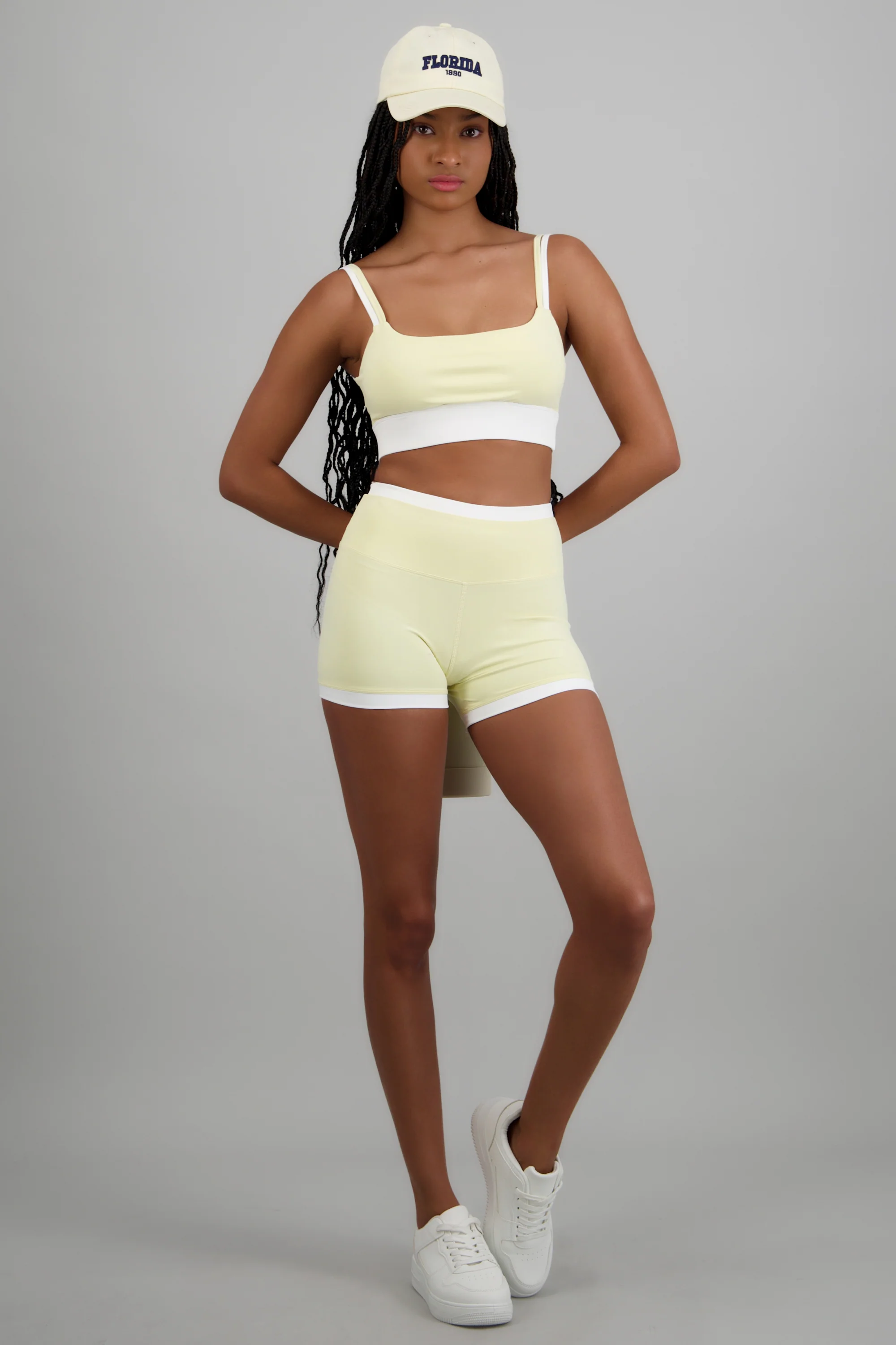 Short deportivo con contraste - Image 3