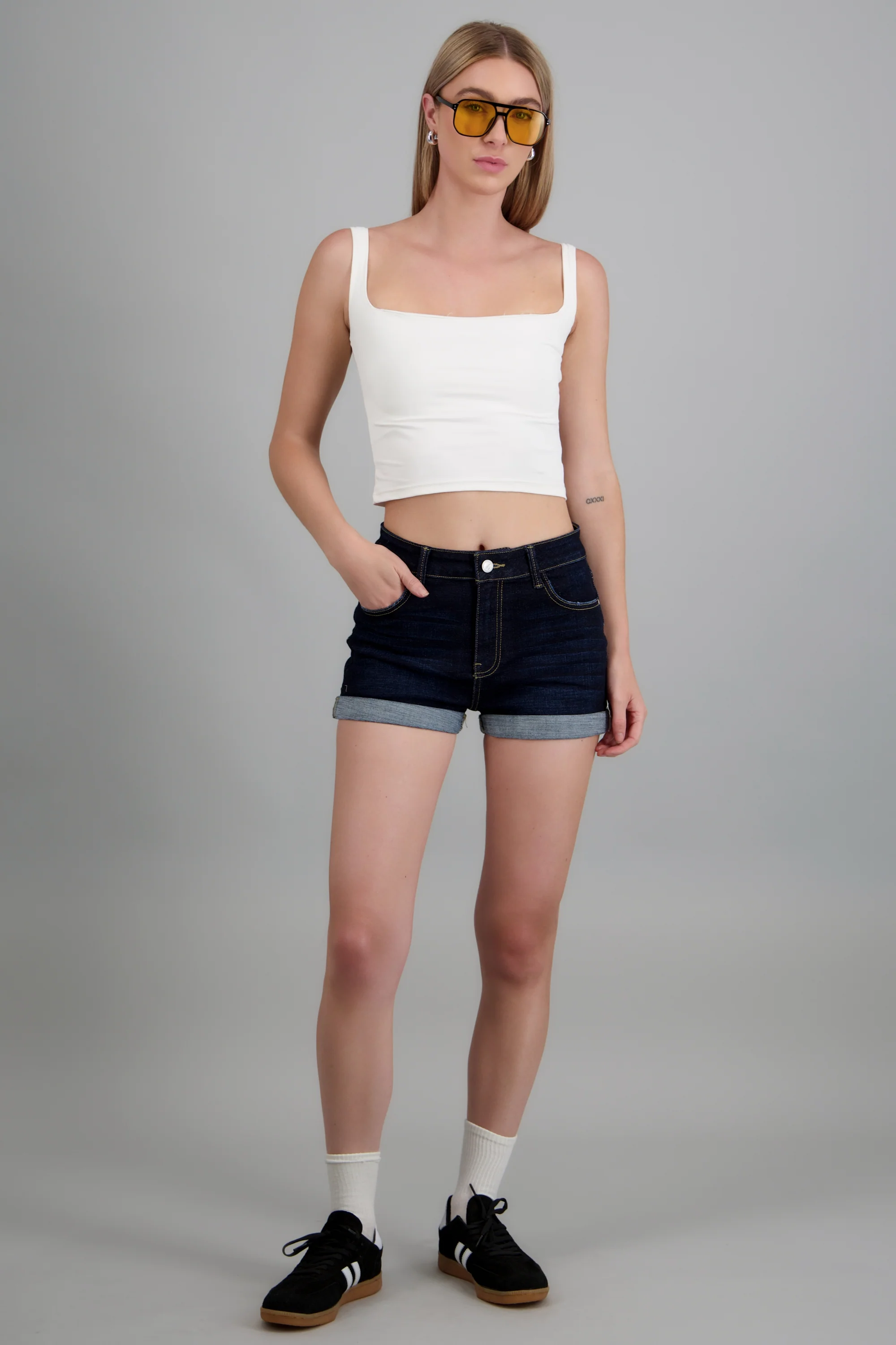 Short dobladillo