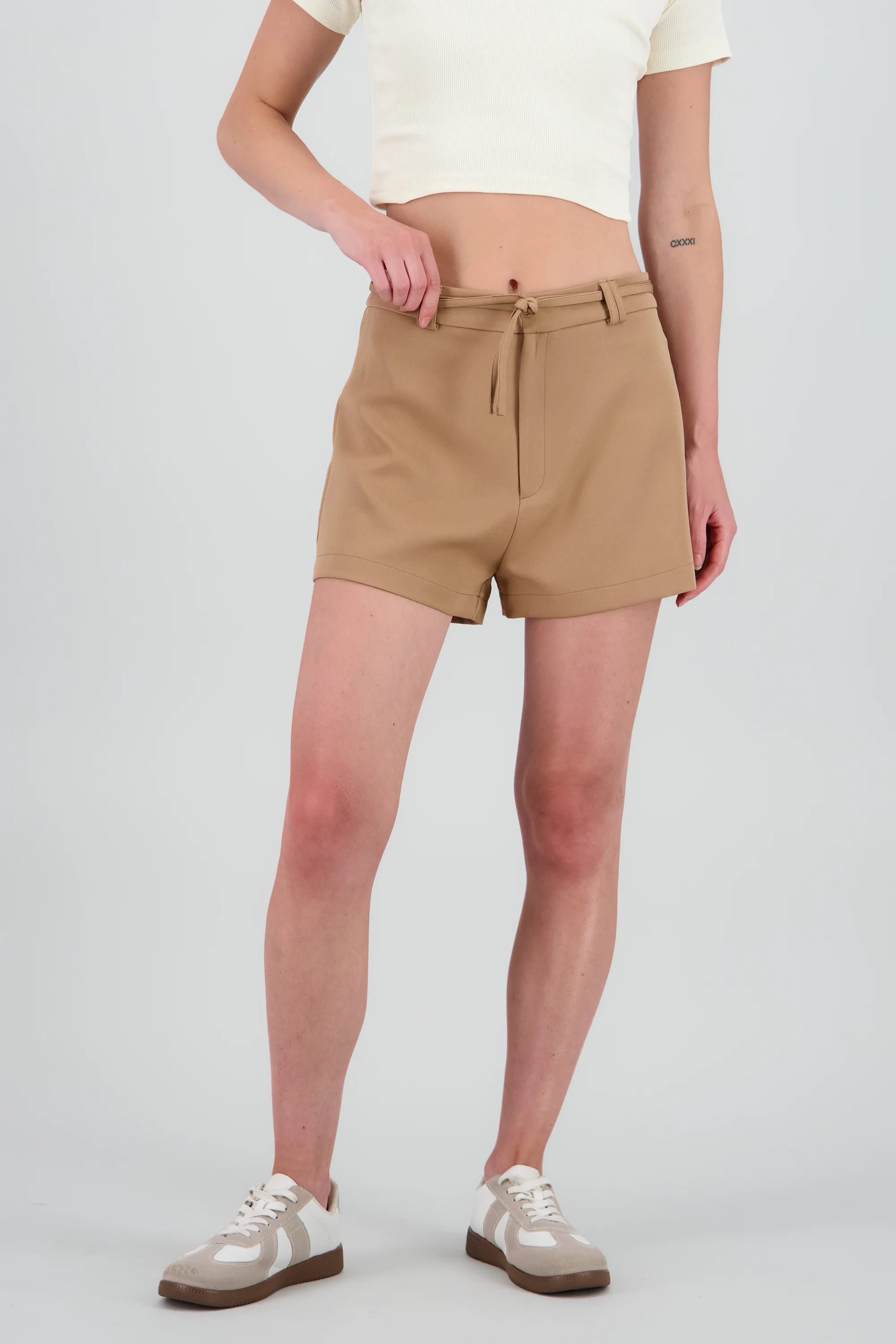Short sastre detalle liso - Image 2