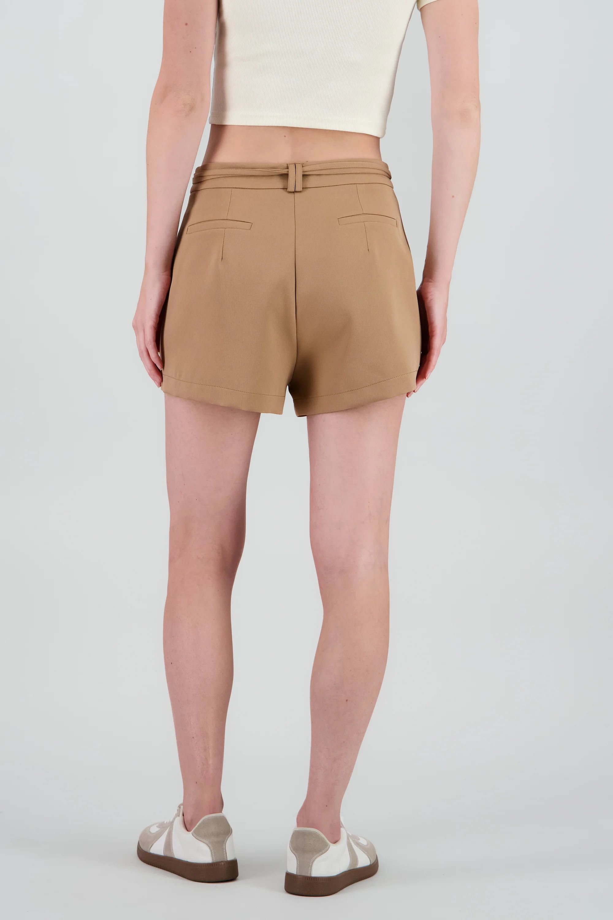 Short sastre detalle liso - Image 4
