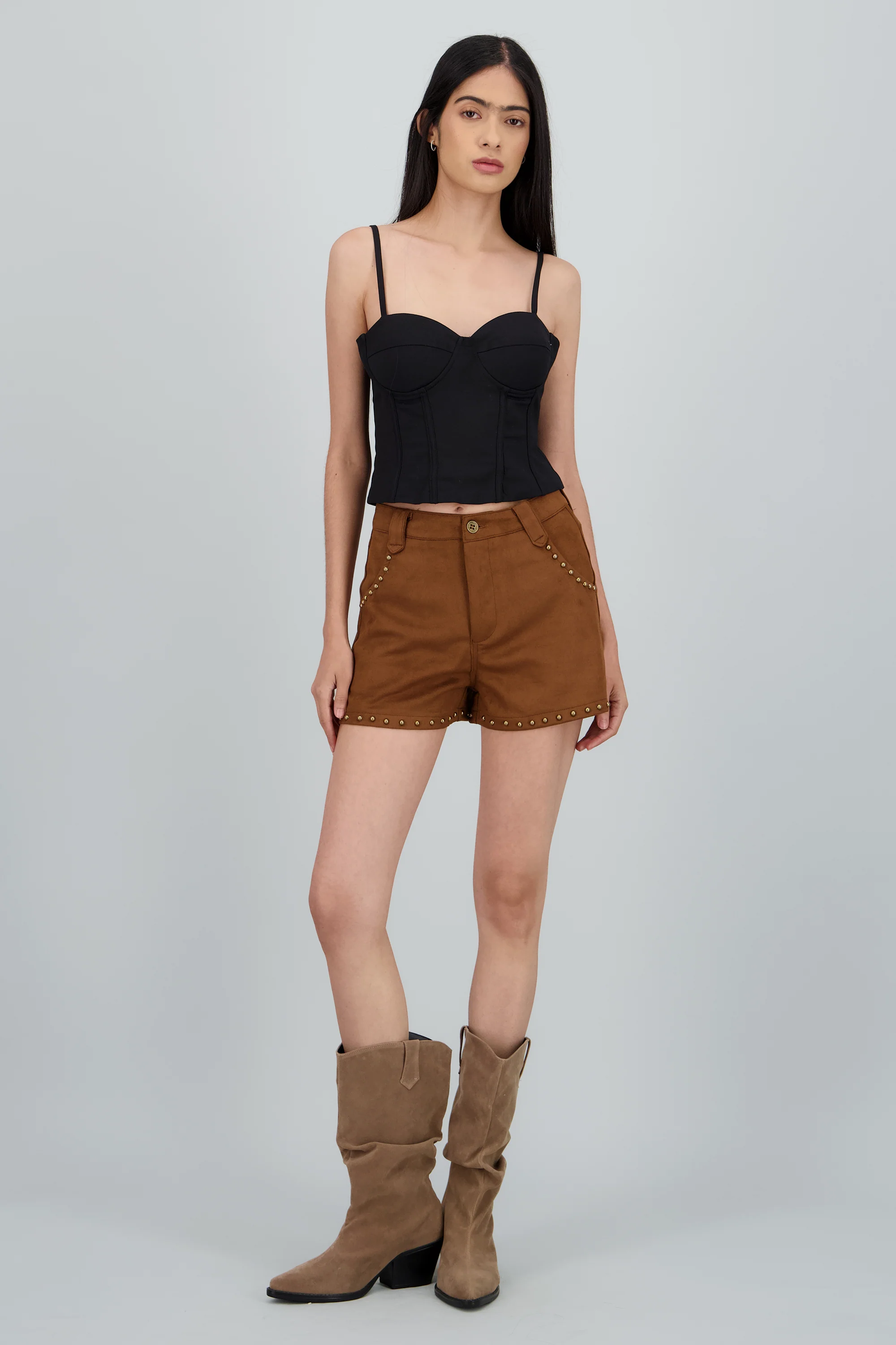 Short suede detalle estoperoles