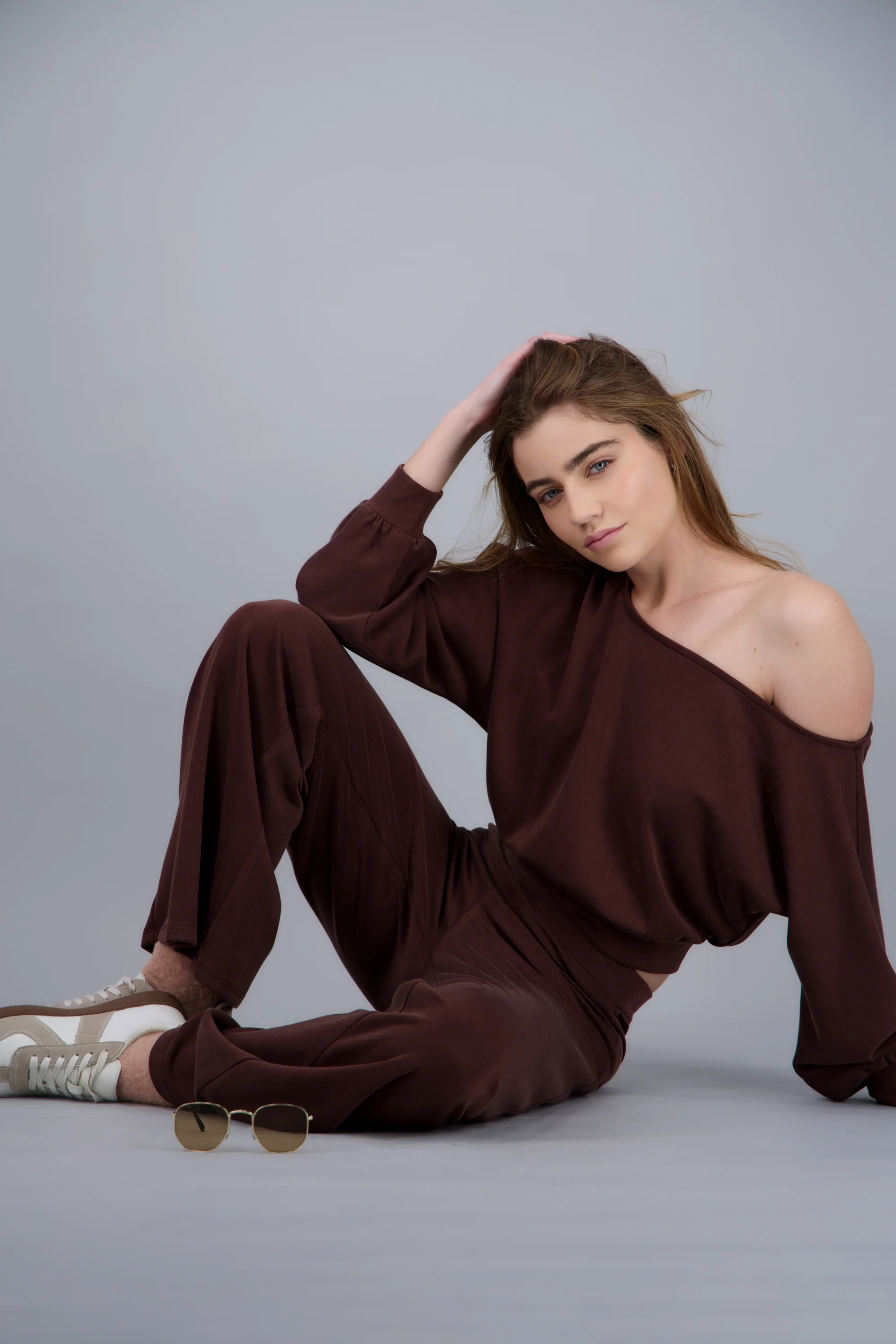 Sudadera asimetrica lisa