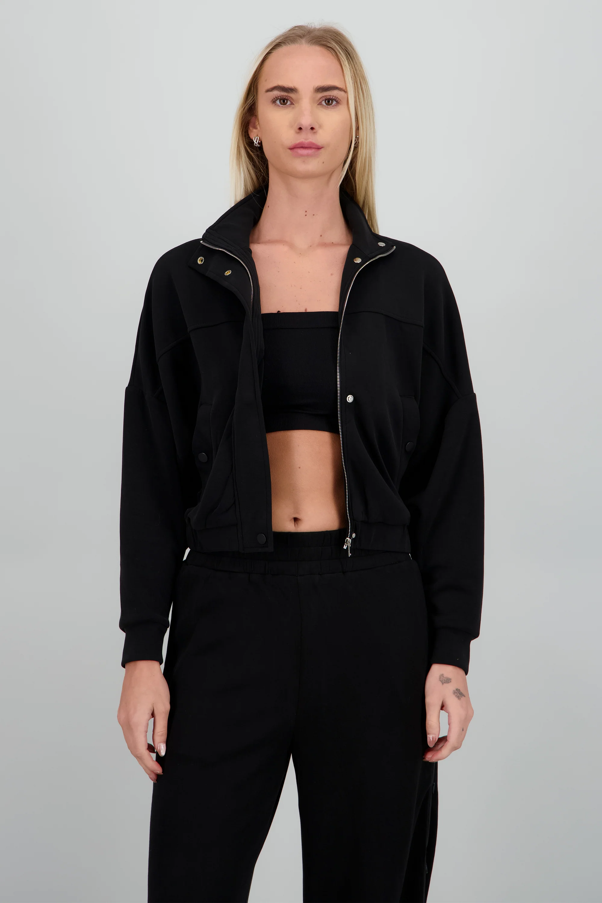 Sudadera con cierre y botones
