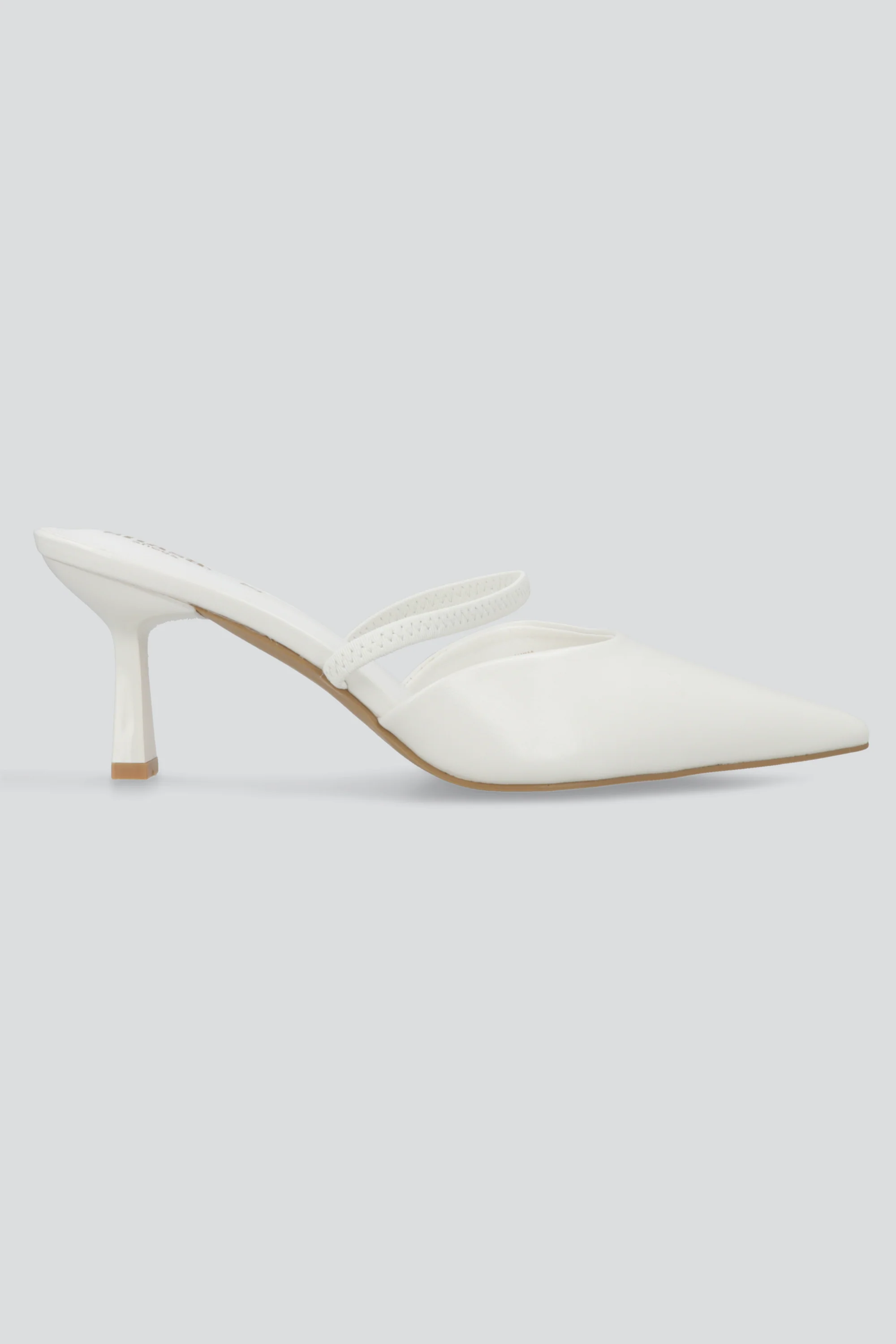 Tacon pointy liso sling back