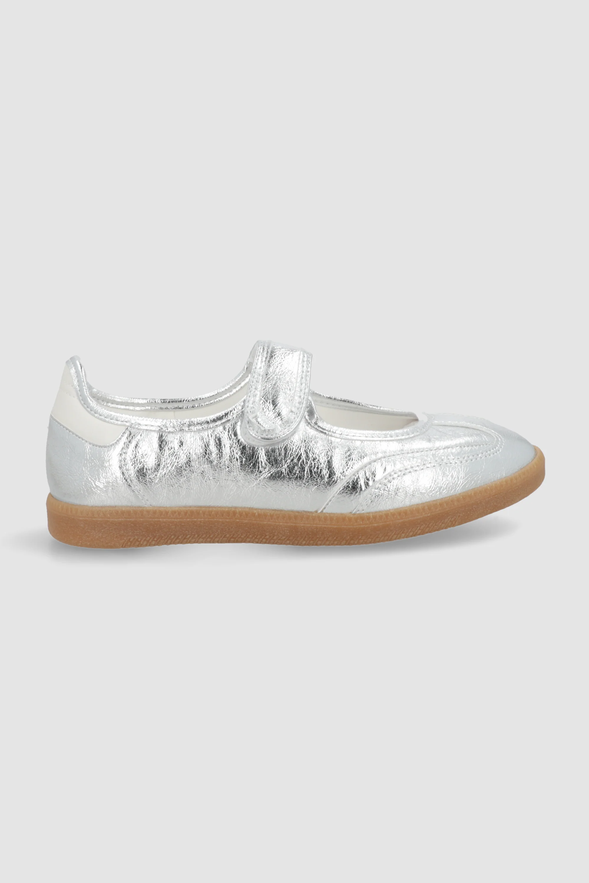 Tenis flat metalico