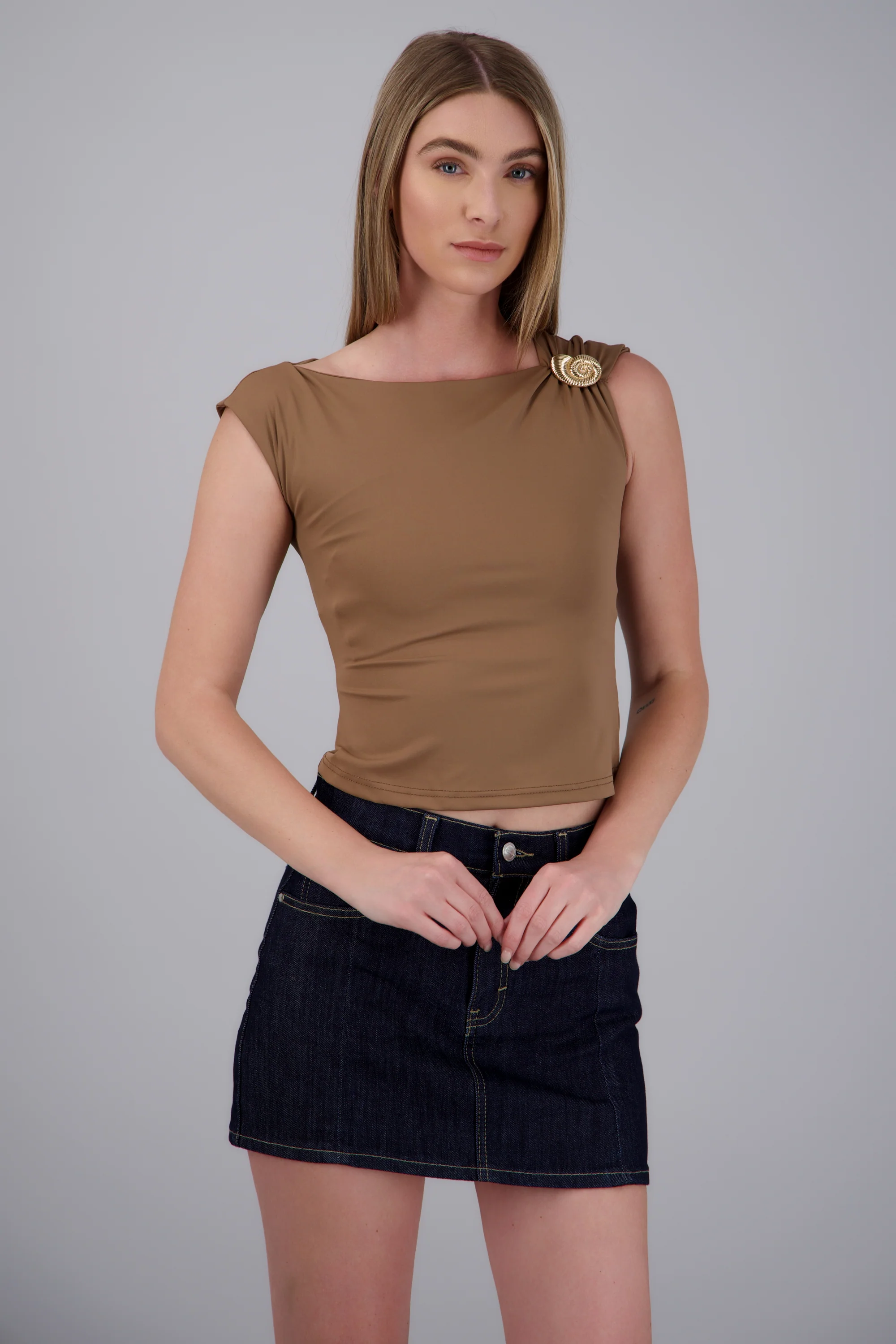 Top asimétrico detalle hombro - Image 2