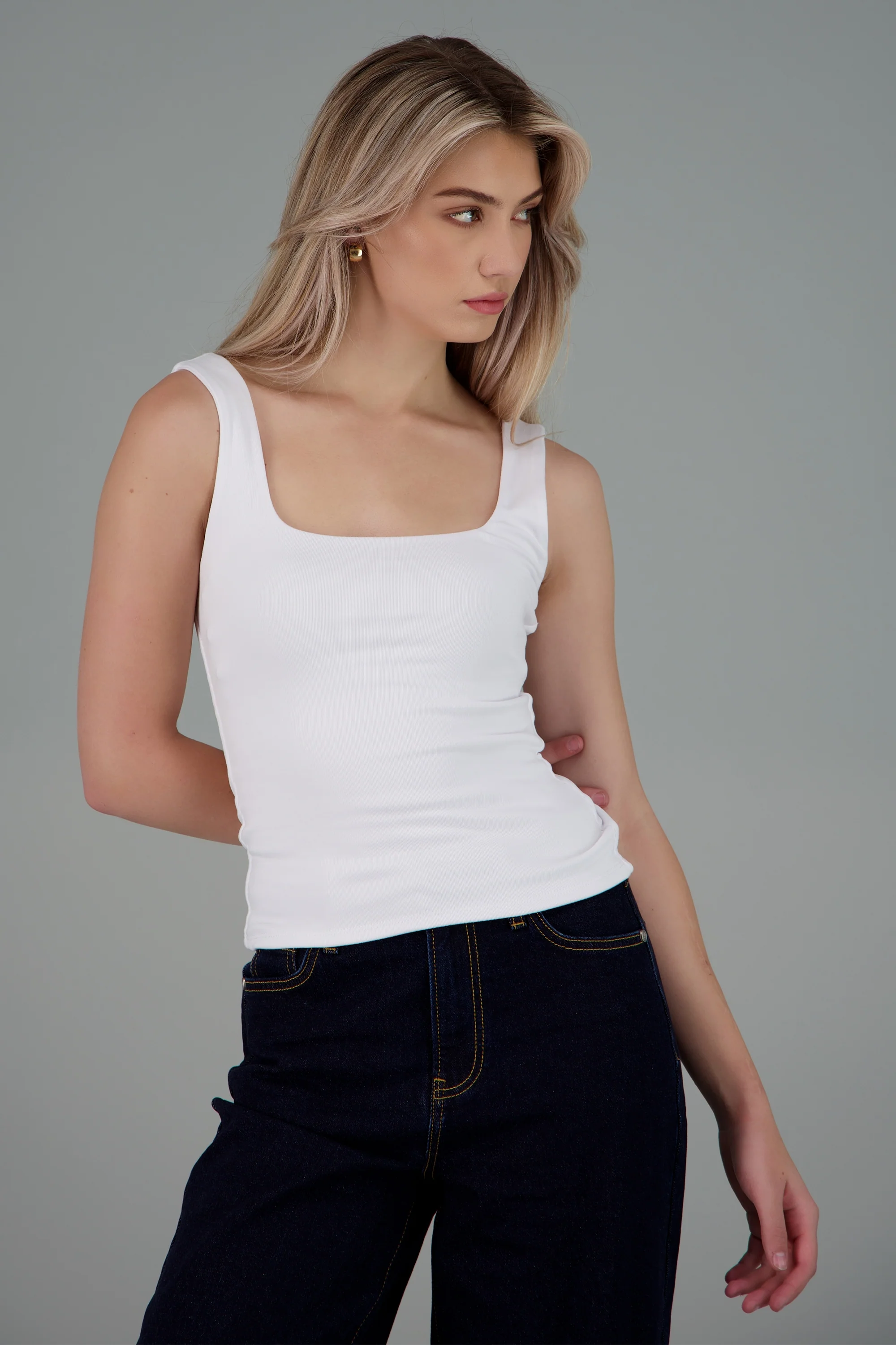 Top con tirantes liso suave - Image 5