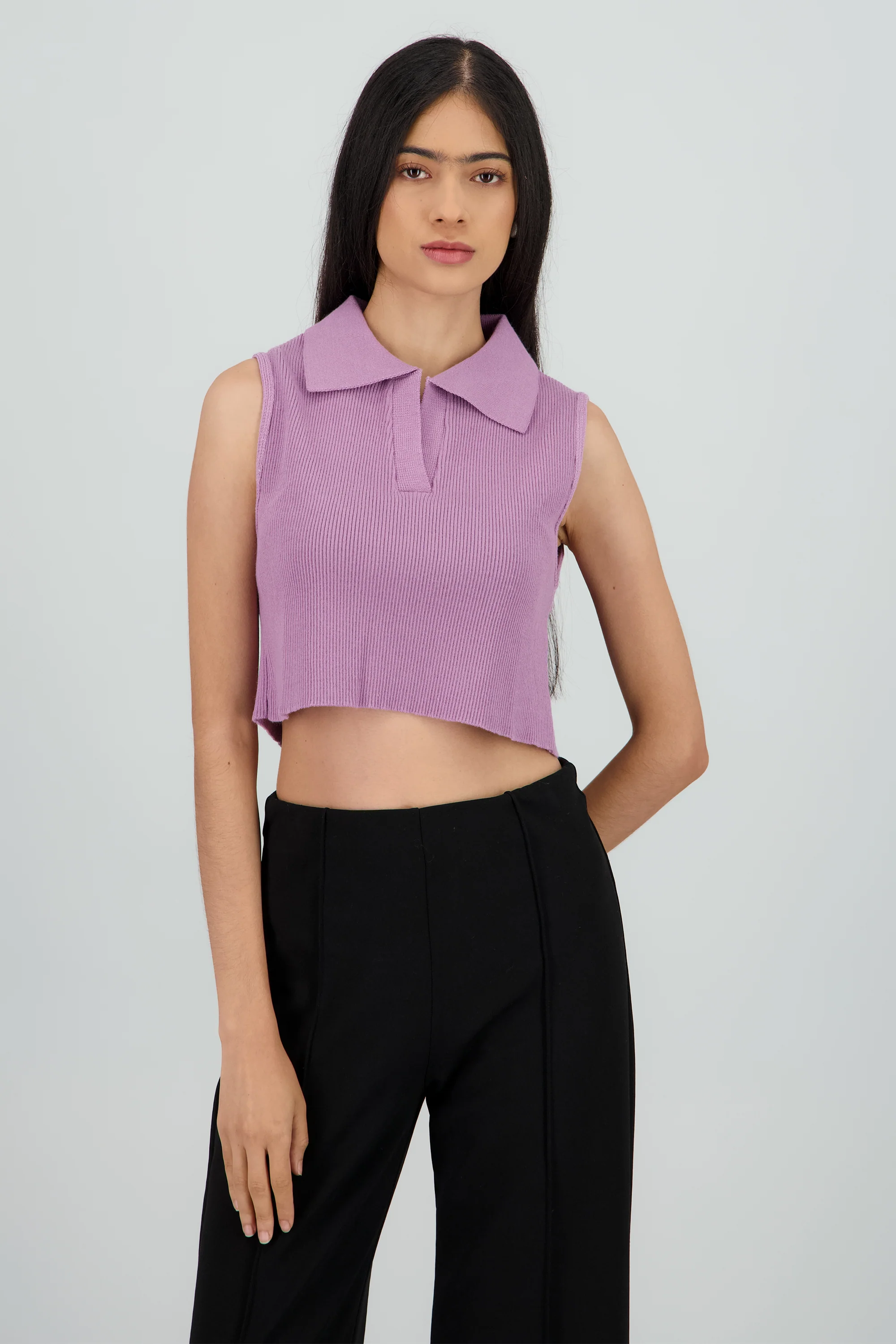 Top crop liso cuello polo