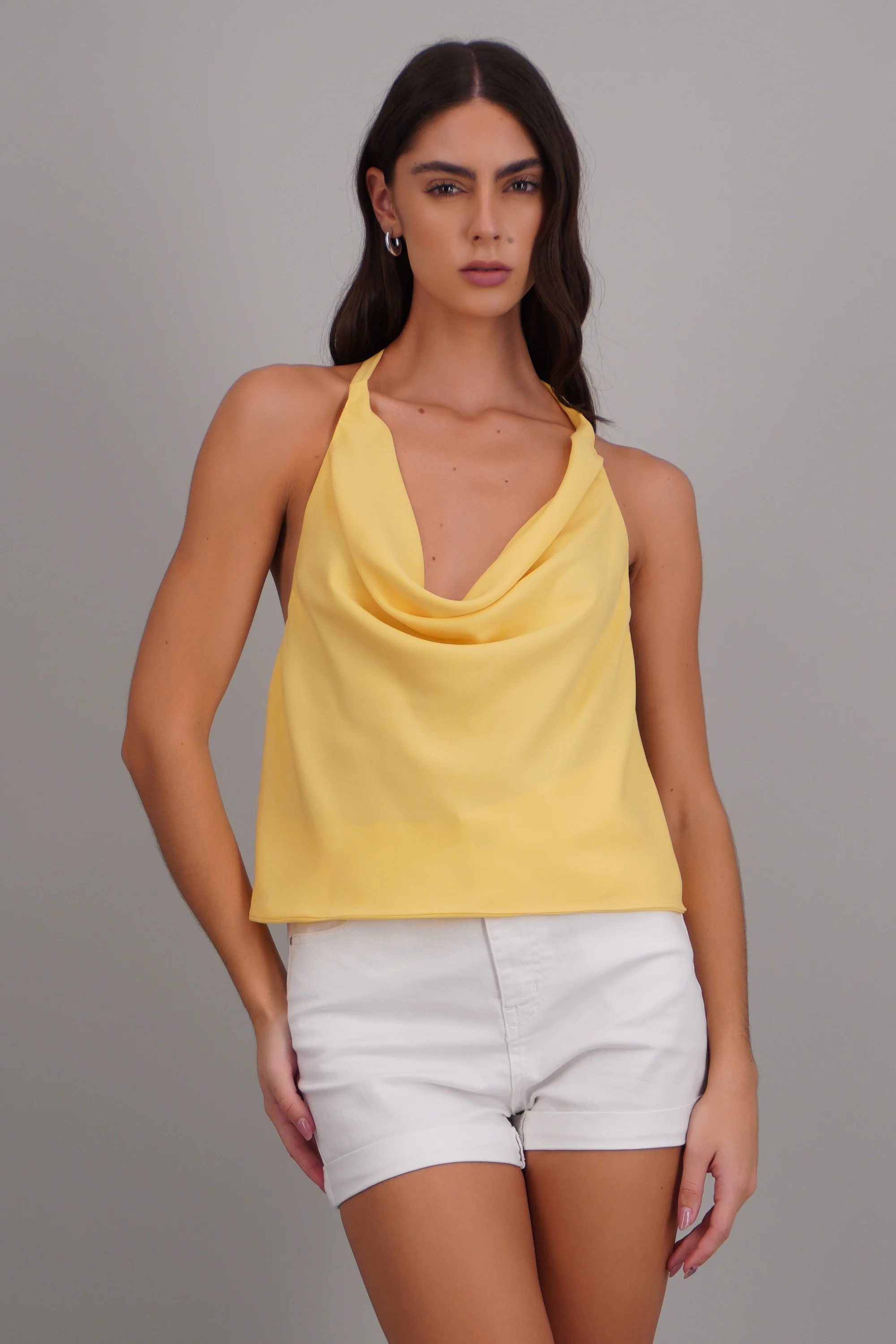 Top cuello halter sin mangas