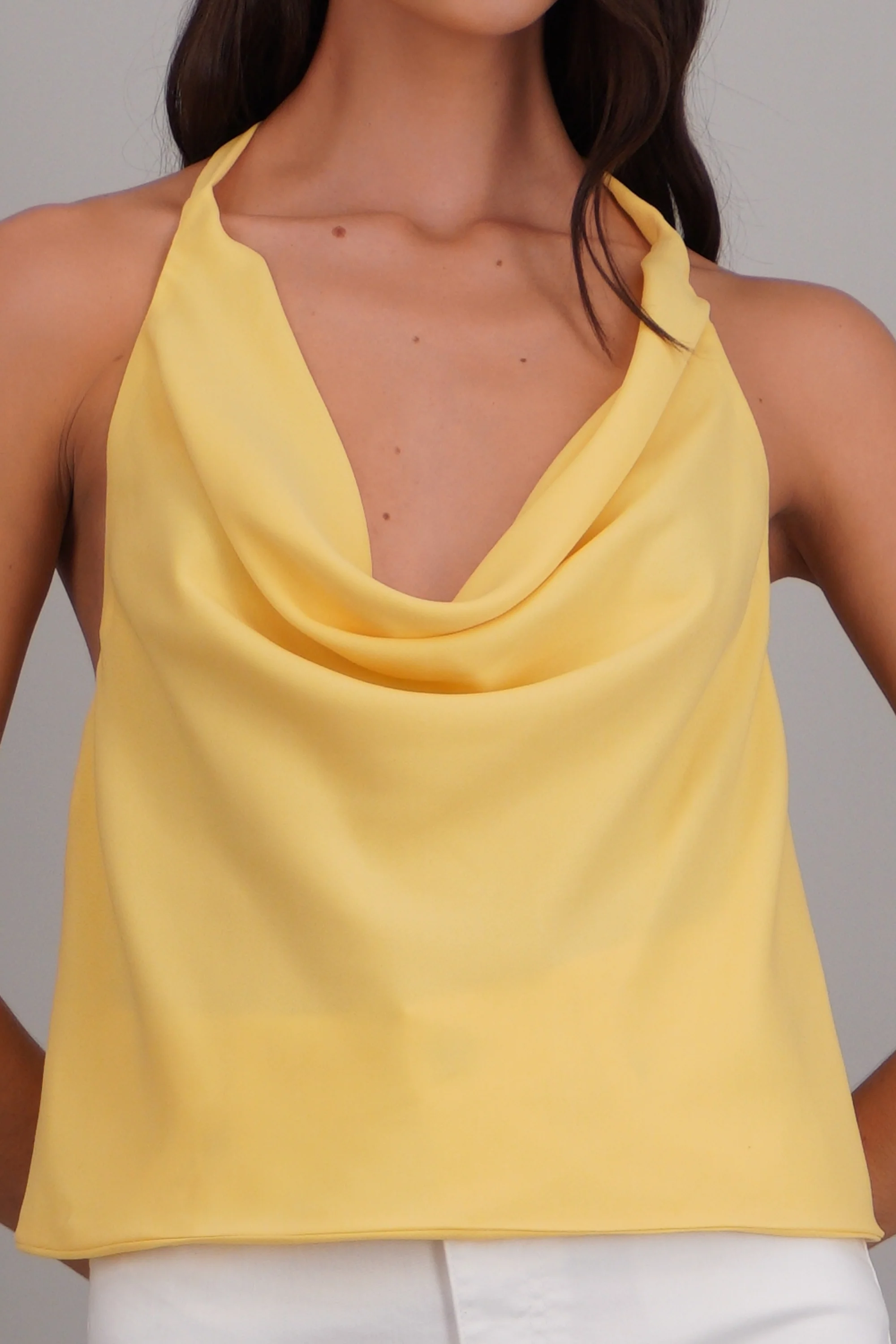 Top cuello halter sin mangas - Image 5