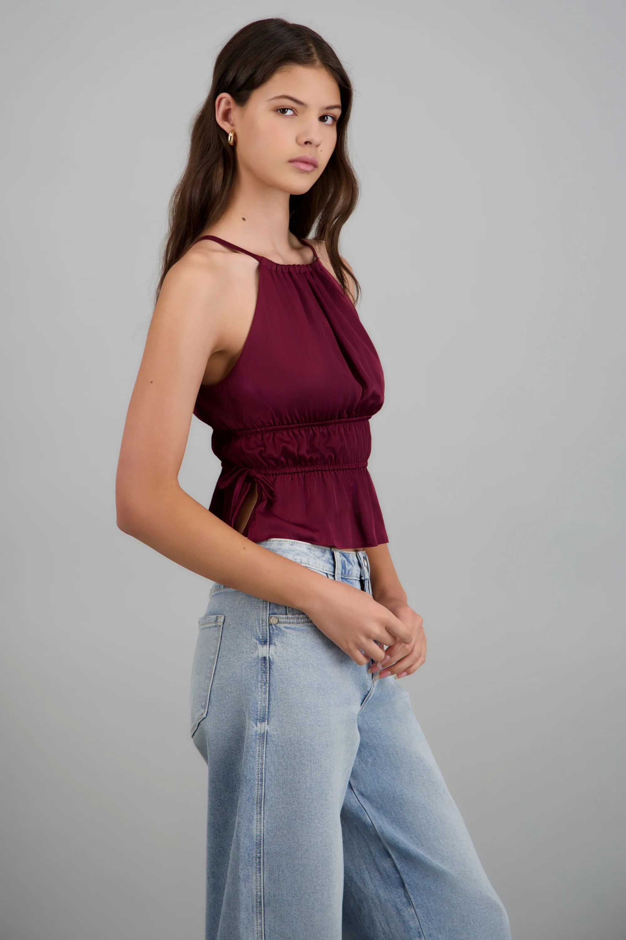 Top cuello halter sin mangas detalle cintura - Image 4