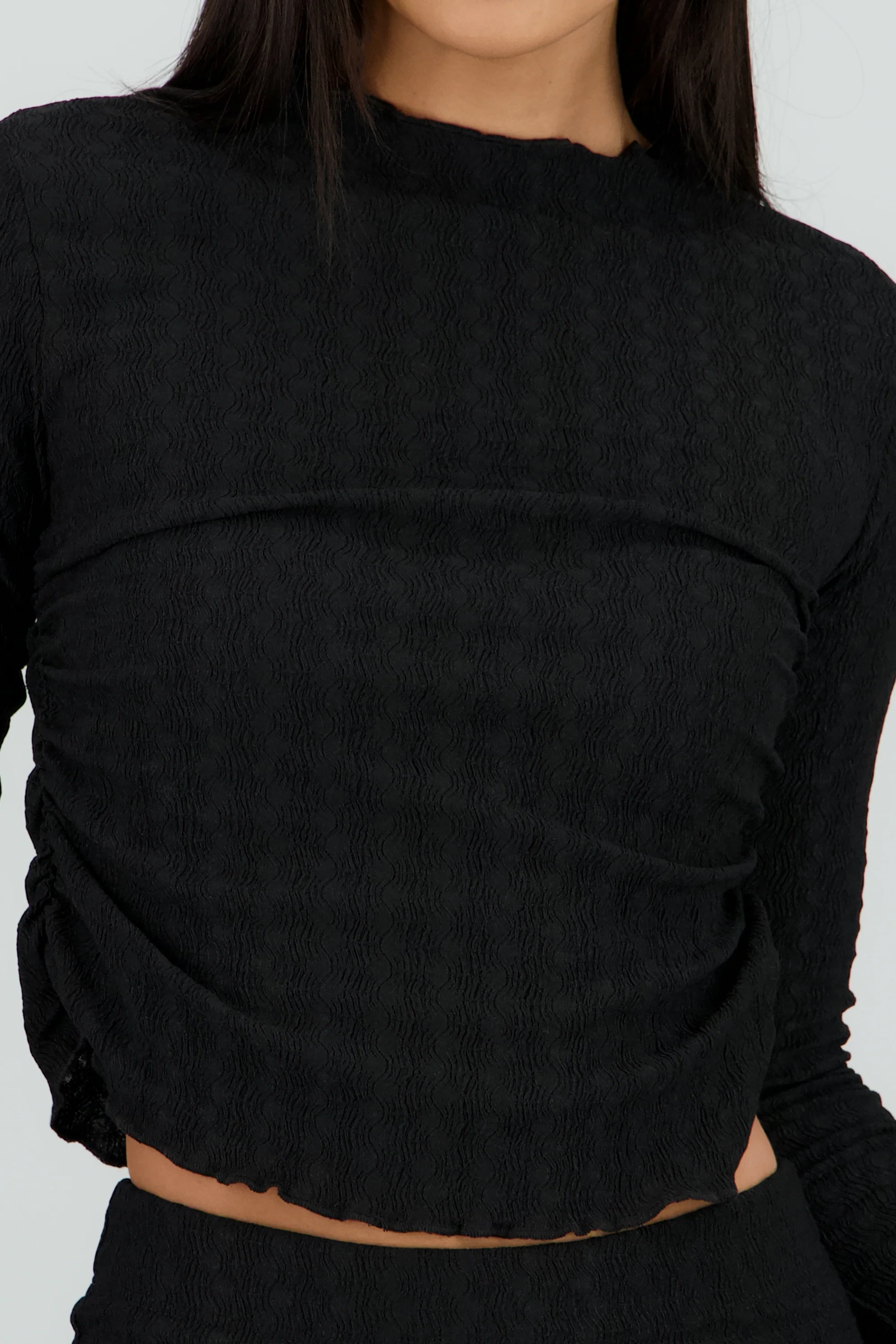 Top cuello redondo manga larga con textura - Image 5