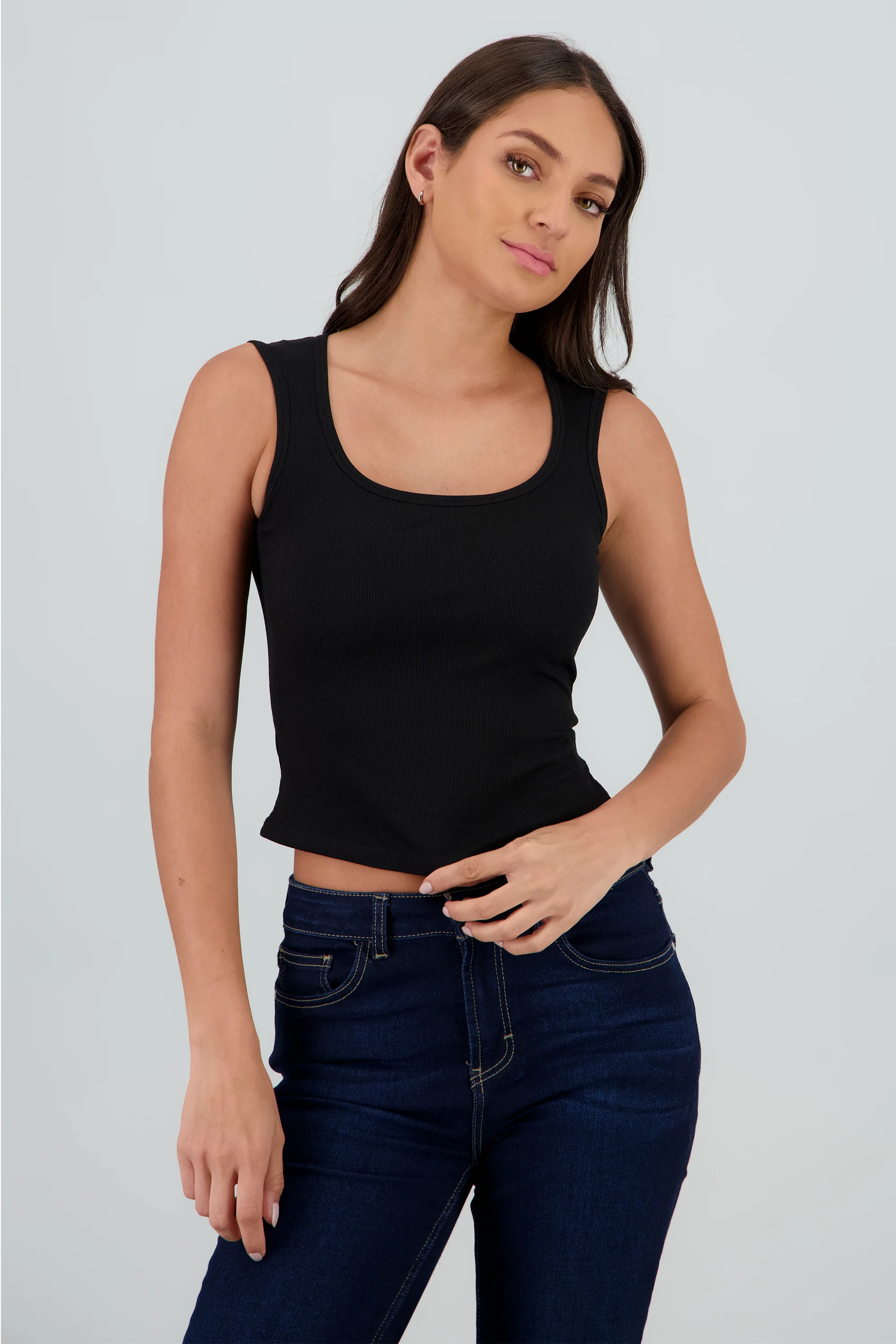 Top de cuello cuadrado liso