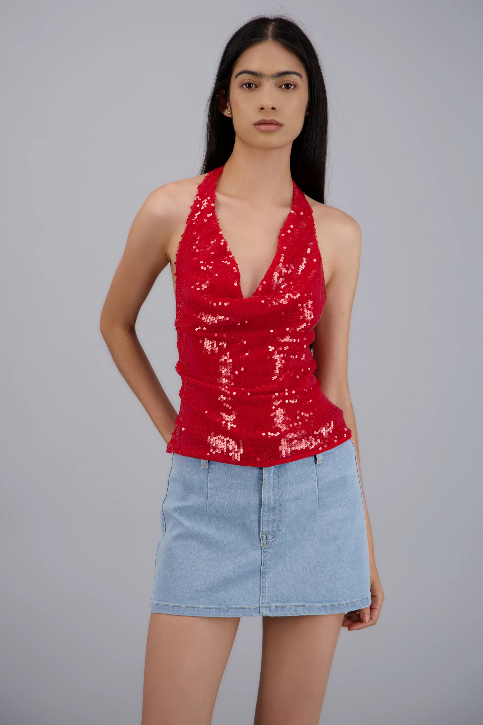 Top de lentejuela halter cuello cascada