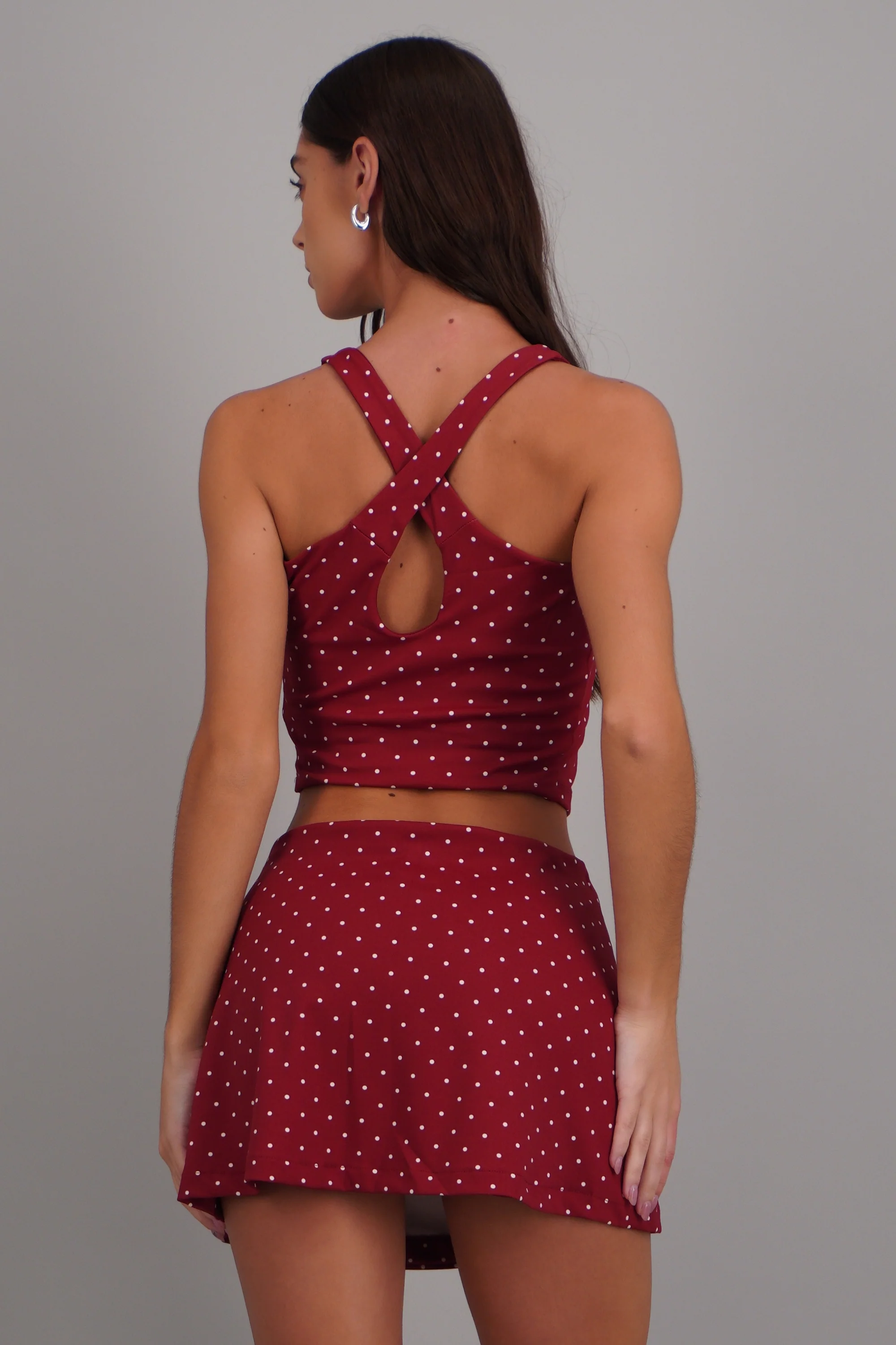 Top deportivo espalda cruzada polka dots - Image 4