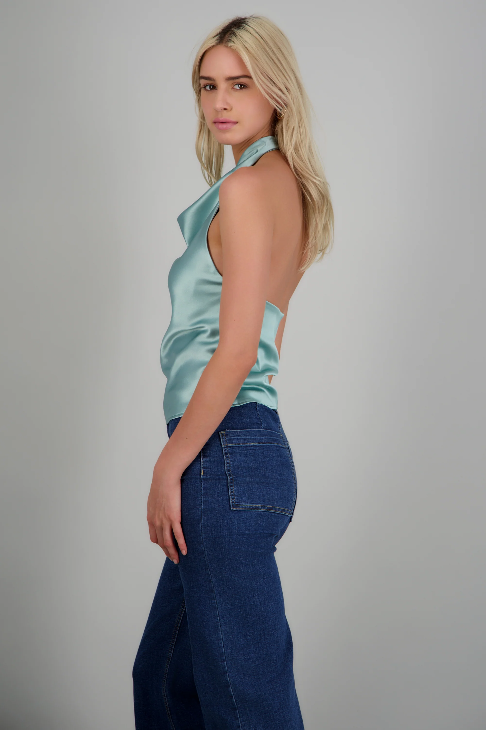 top halter cuello cascada - Image 2