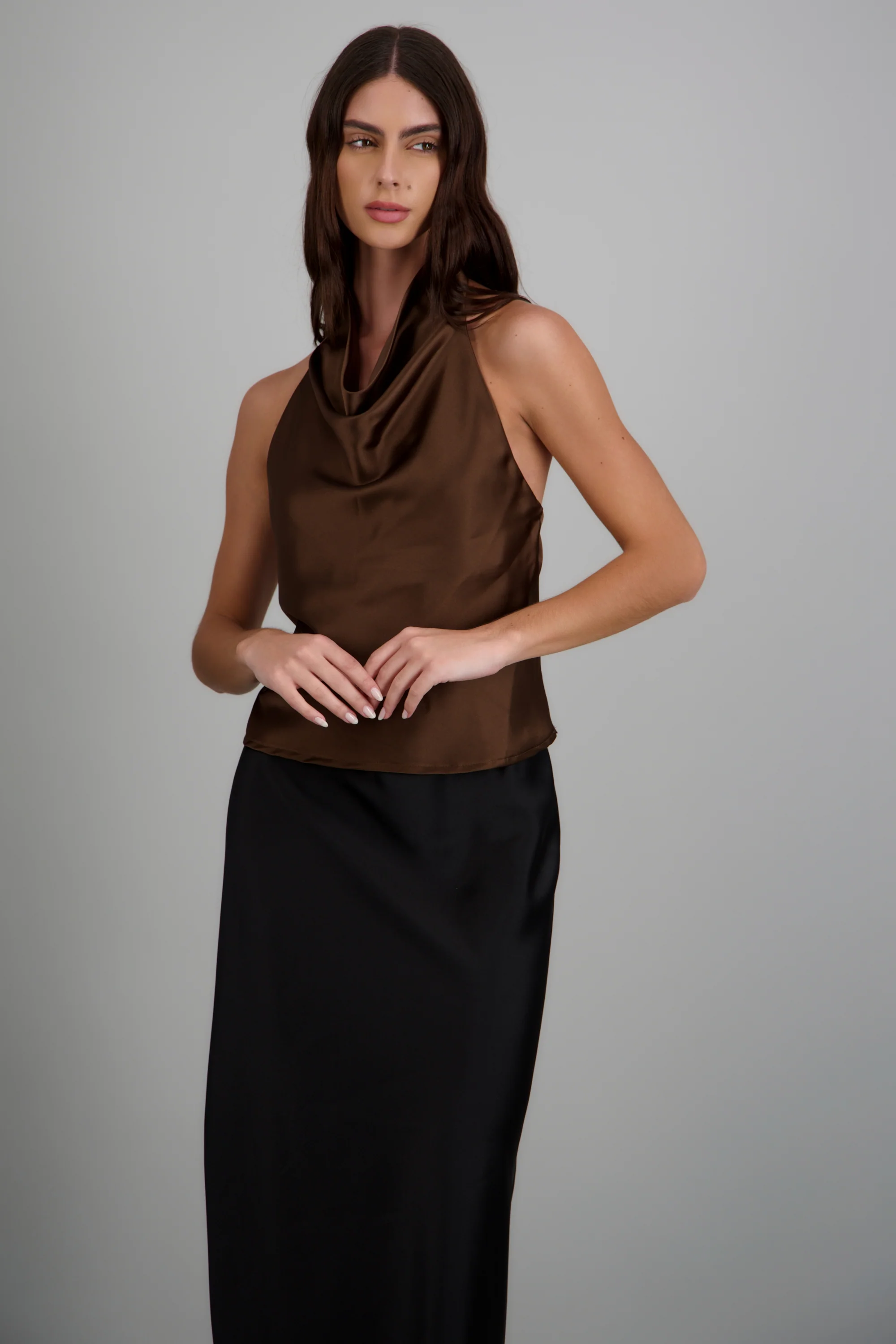 top halter cuello cascada - Image 3