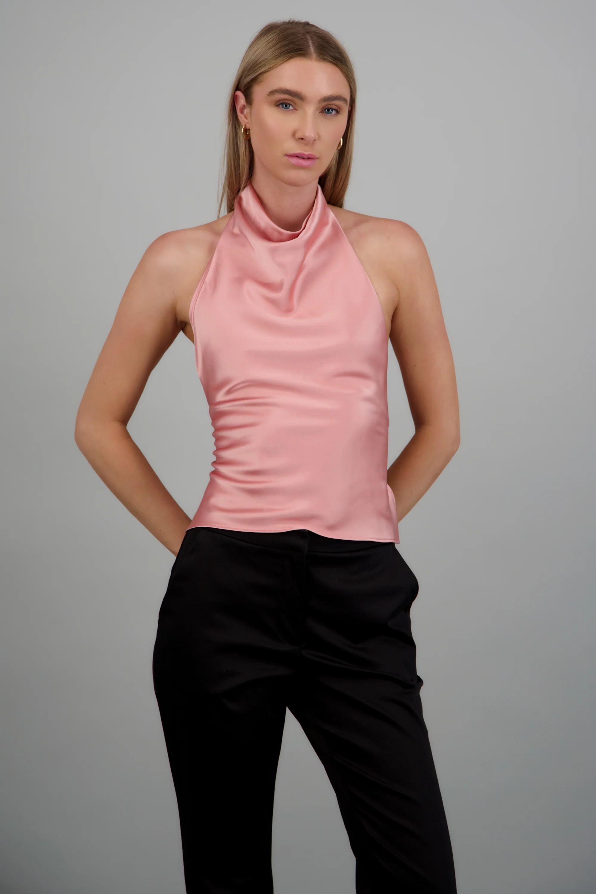 top halter cuello cascada detalle espalda