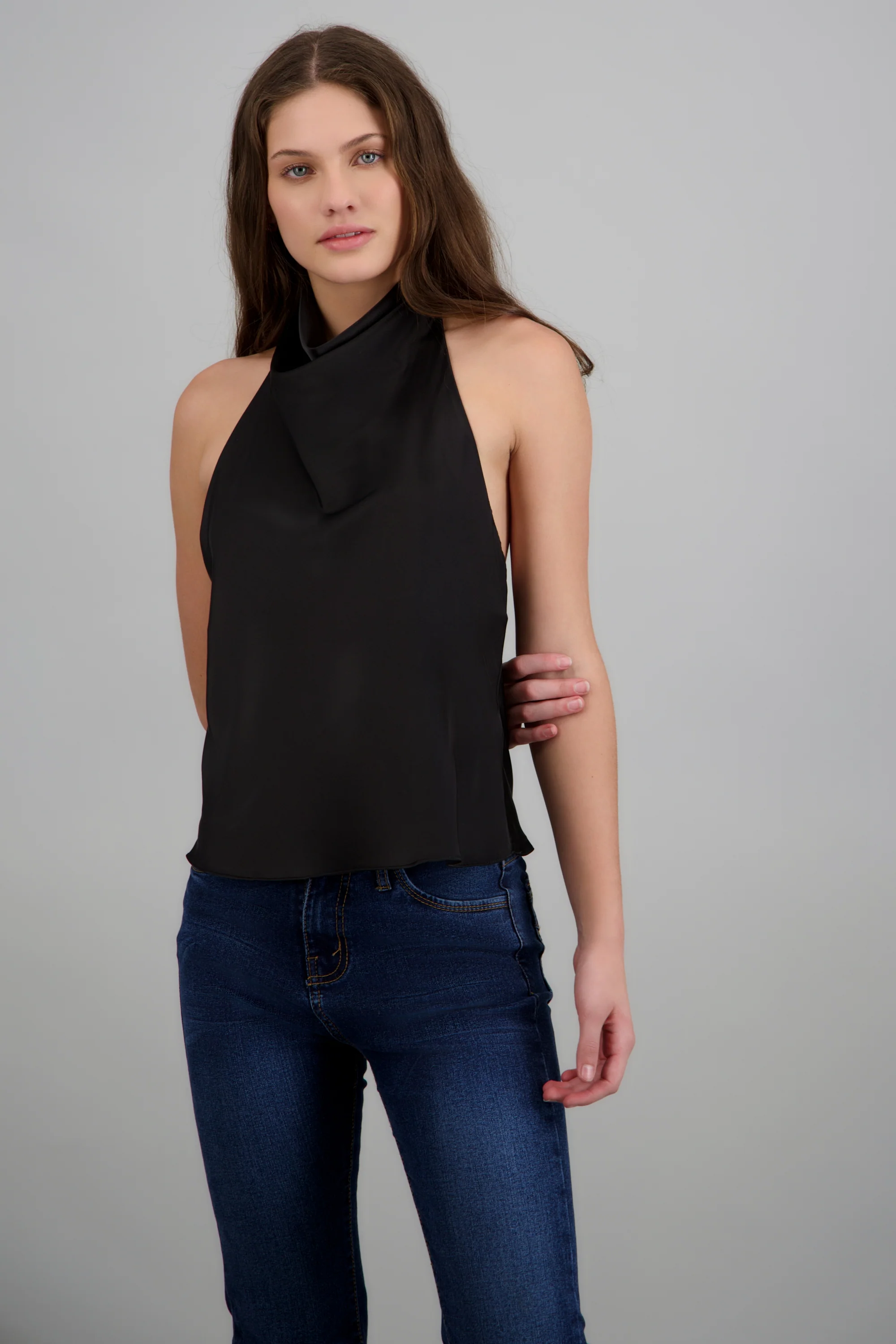 Top halter de cuello cascada satinado - Image 8