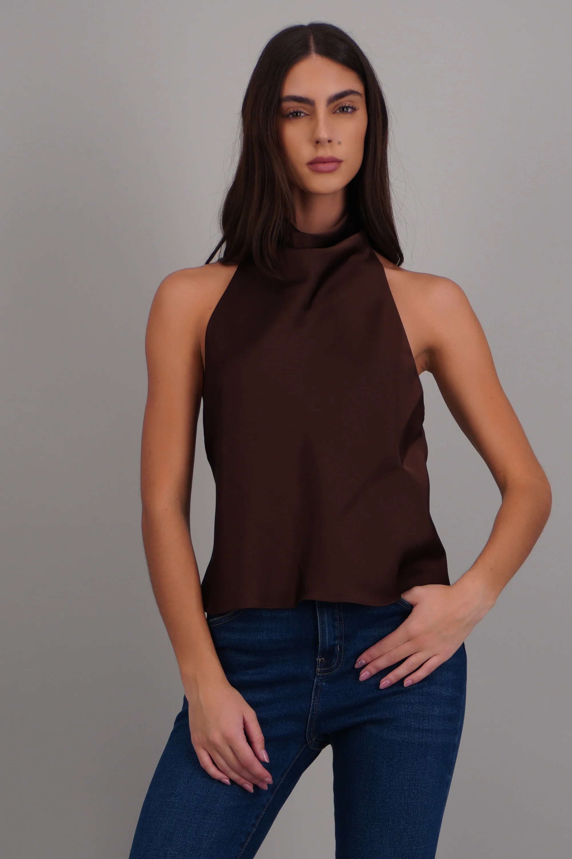 Top halter de cuello cascada satinado - Image 3