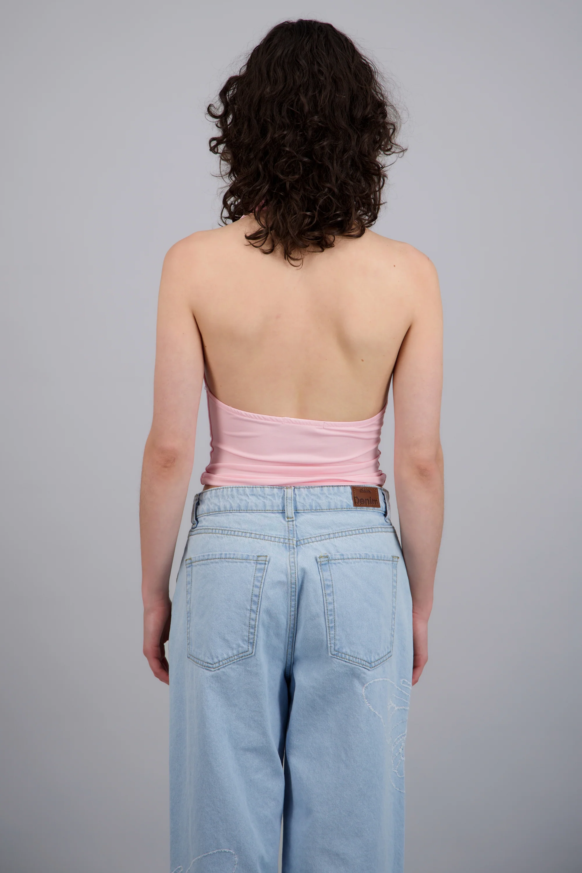 Top halter escote cascada - Image 4