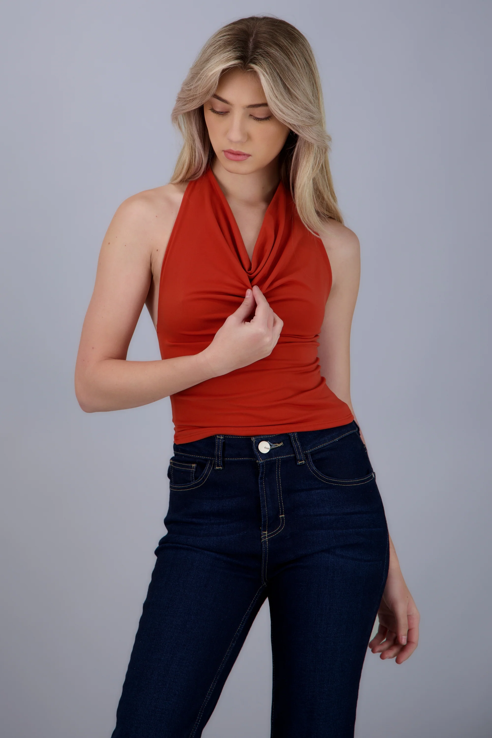 Top halter escote cascada - Image 2
