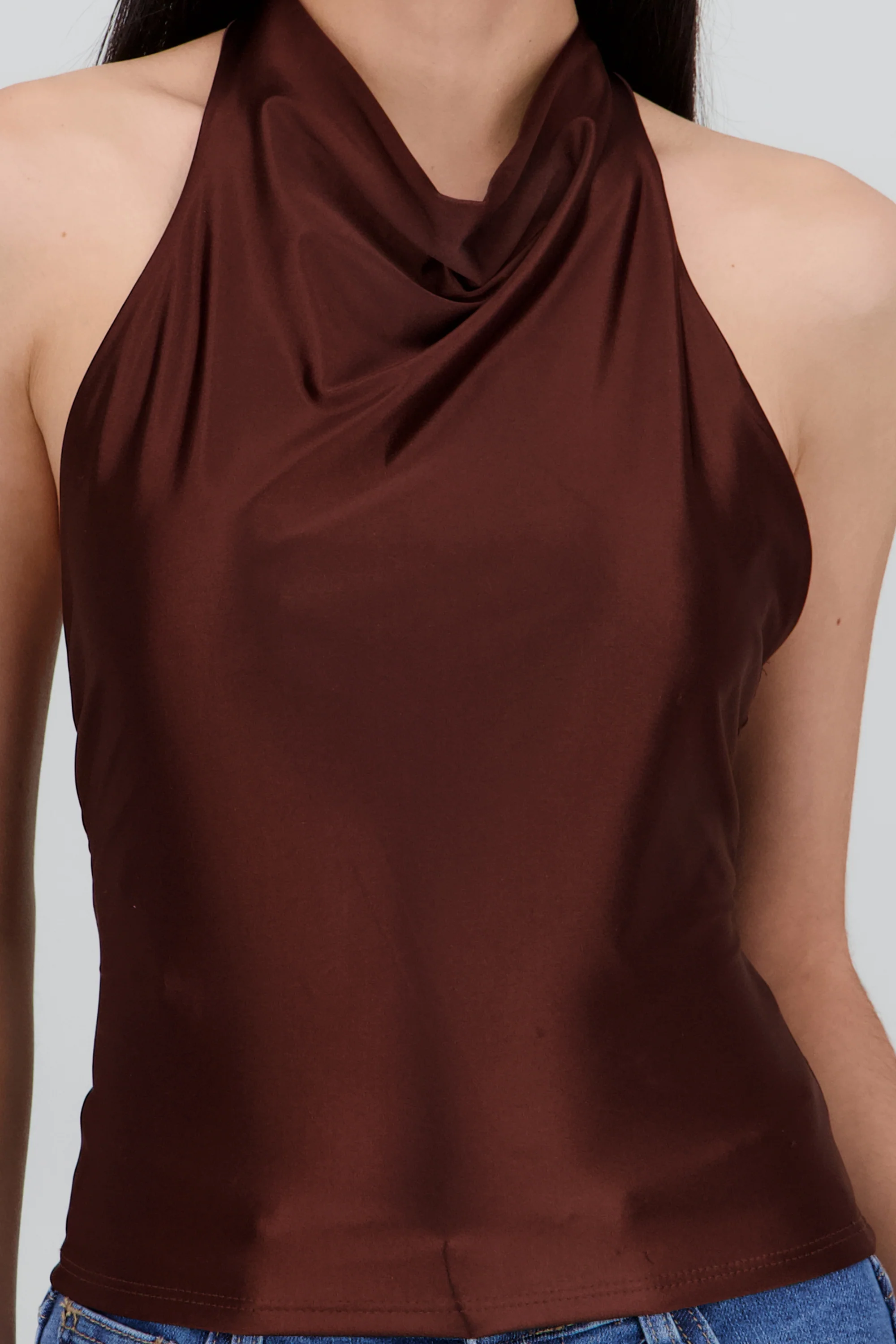 Top halter escote cascada lisa - Image 5