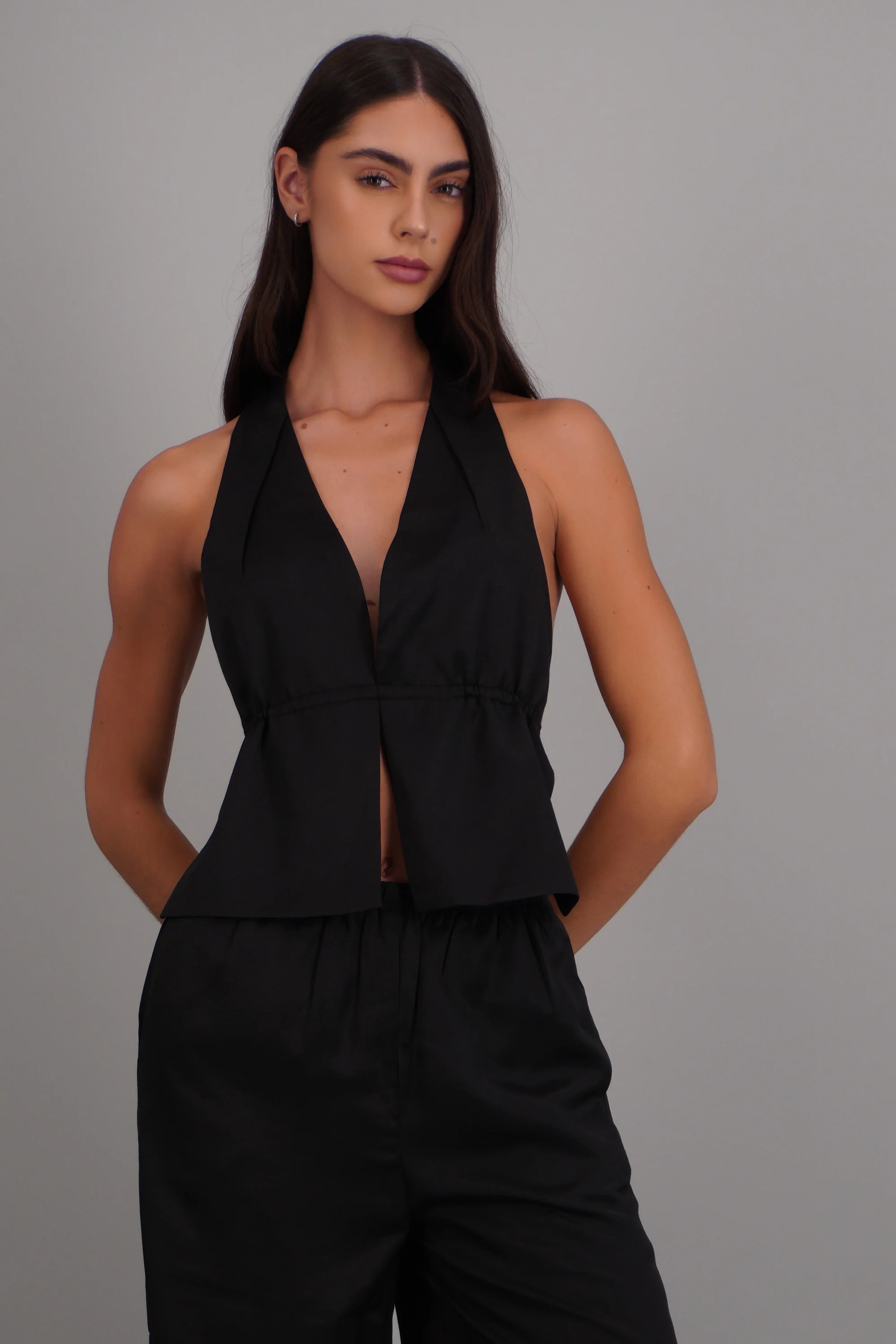 Top halter escote v