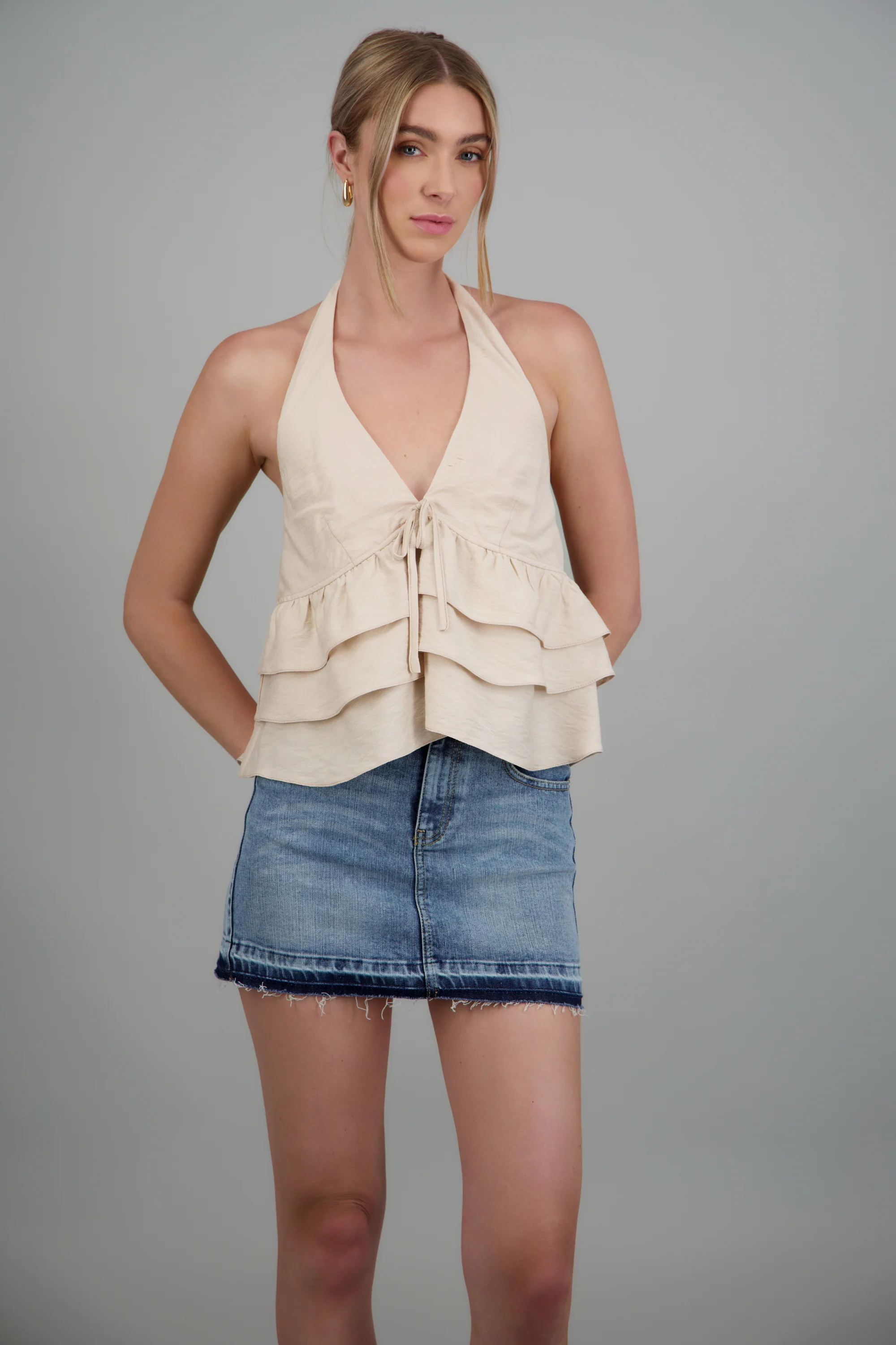 Top halter sin mangas detalle olanes