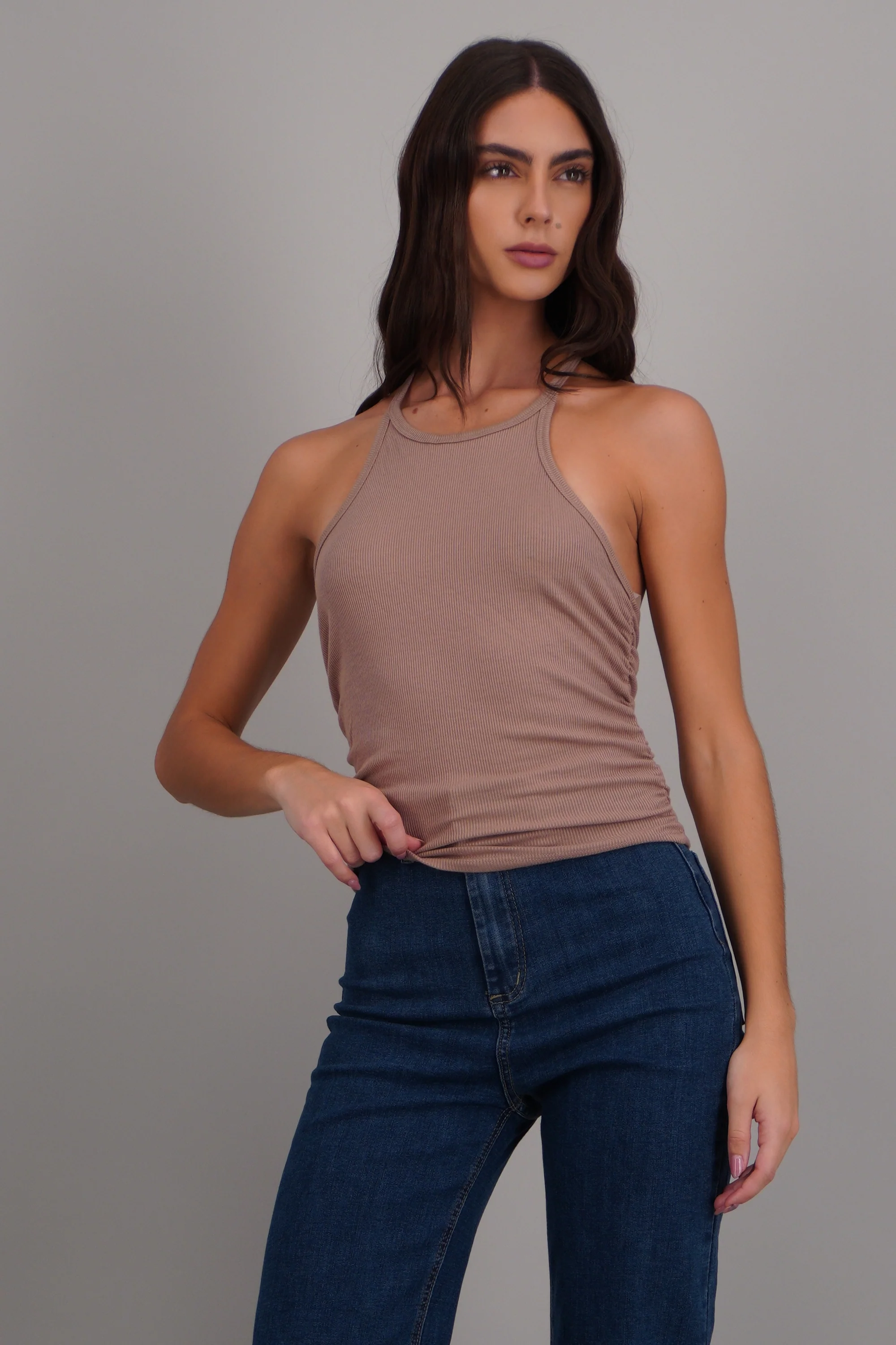 Top halter tib detalle costado