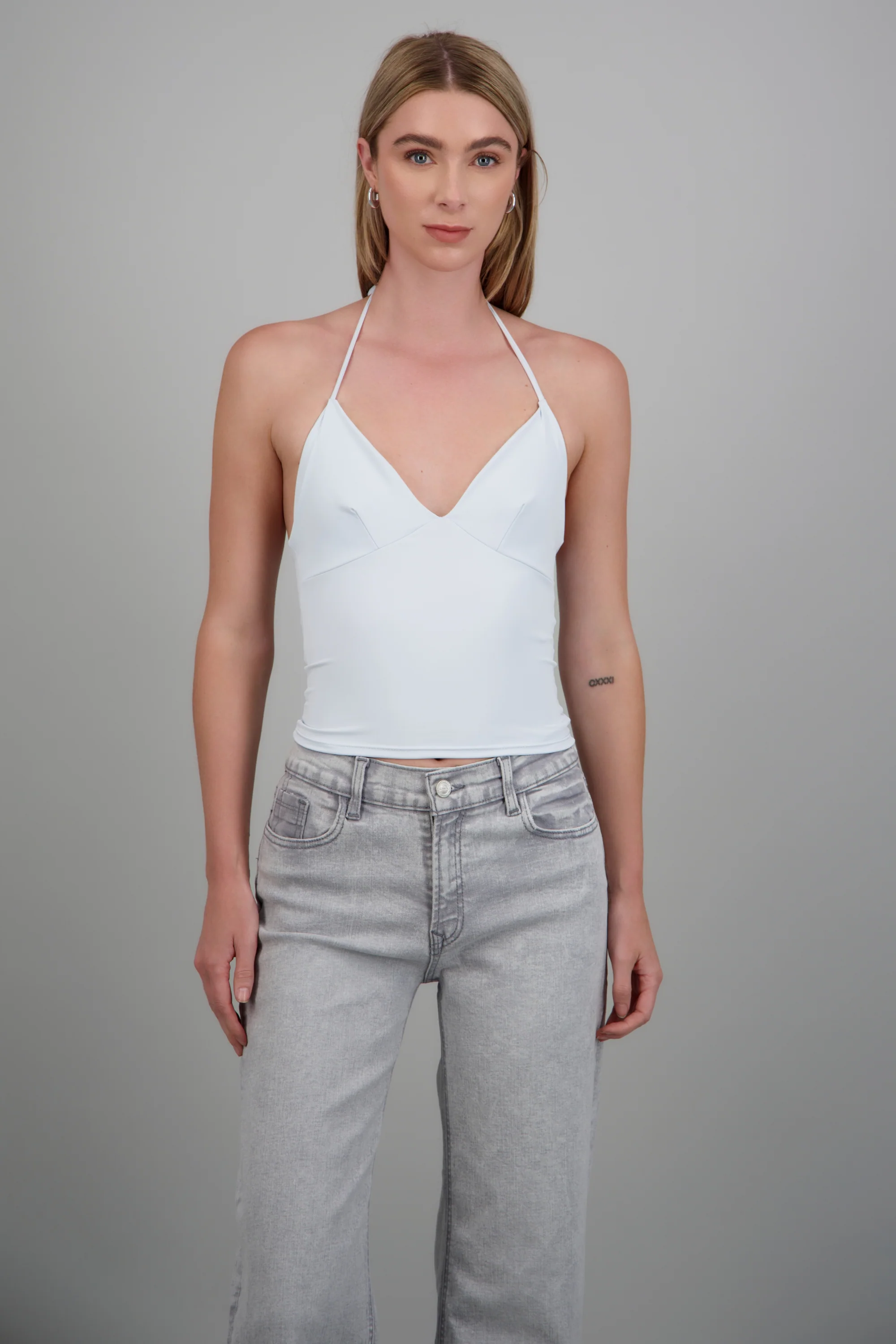 Top liso detalle corte