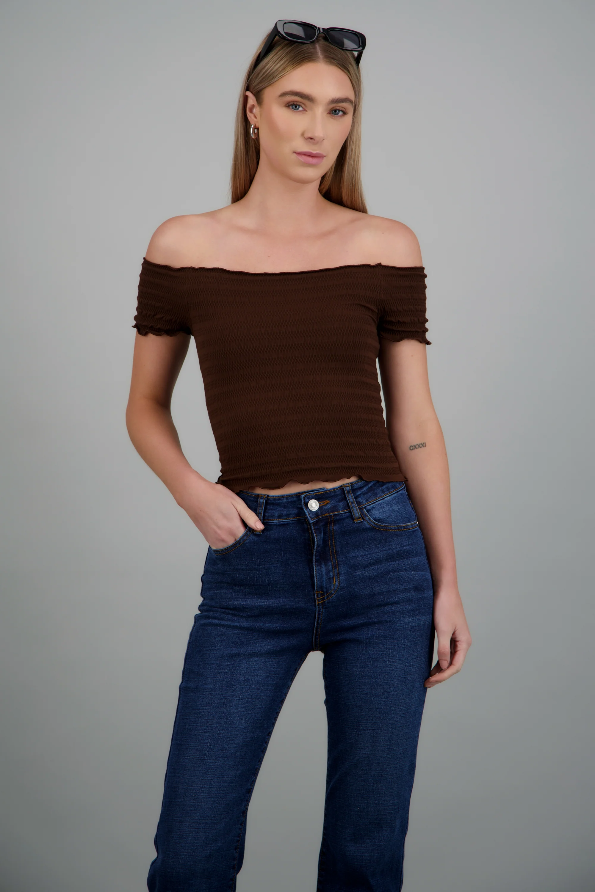 Top off shoulder detalle fruncido