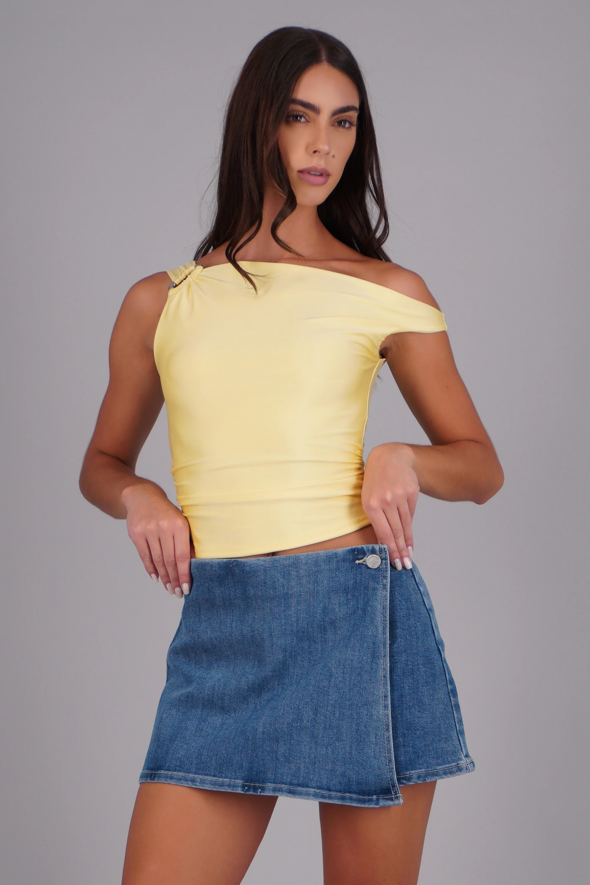 Top one shoulder detalle argolla - Image 3