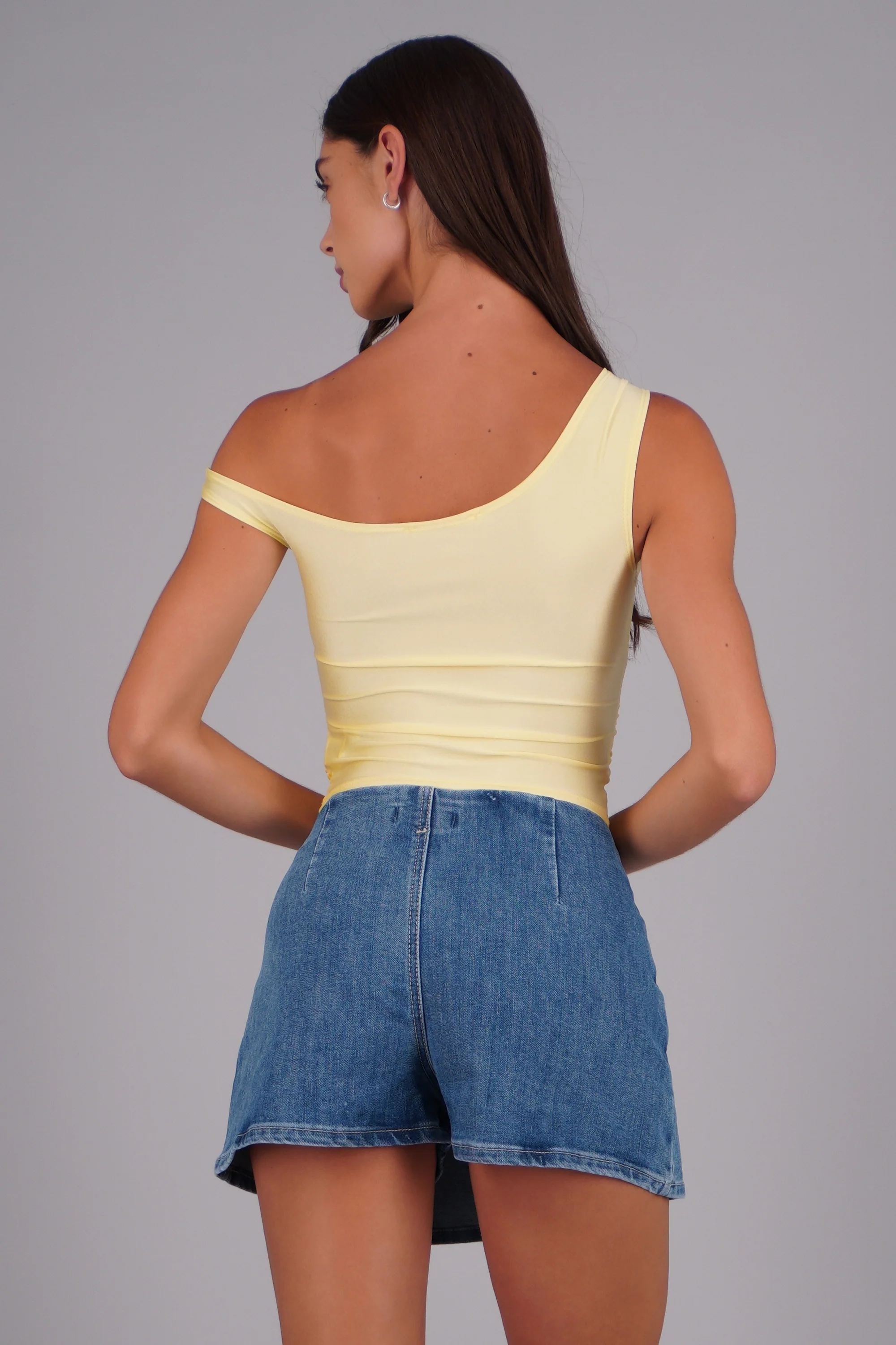 Top one shoulder detalle argolla - Image 4
