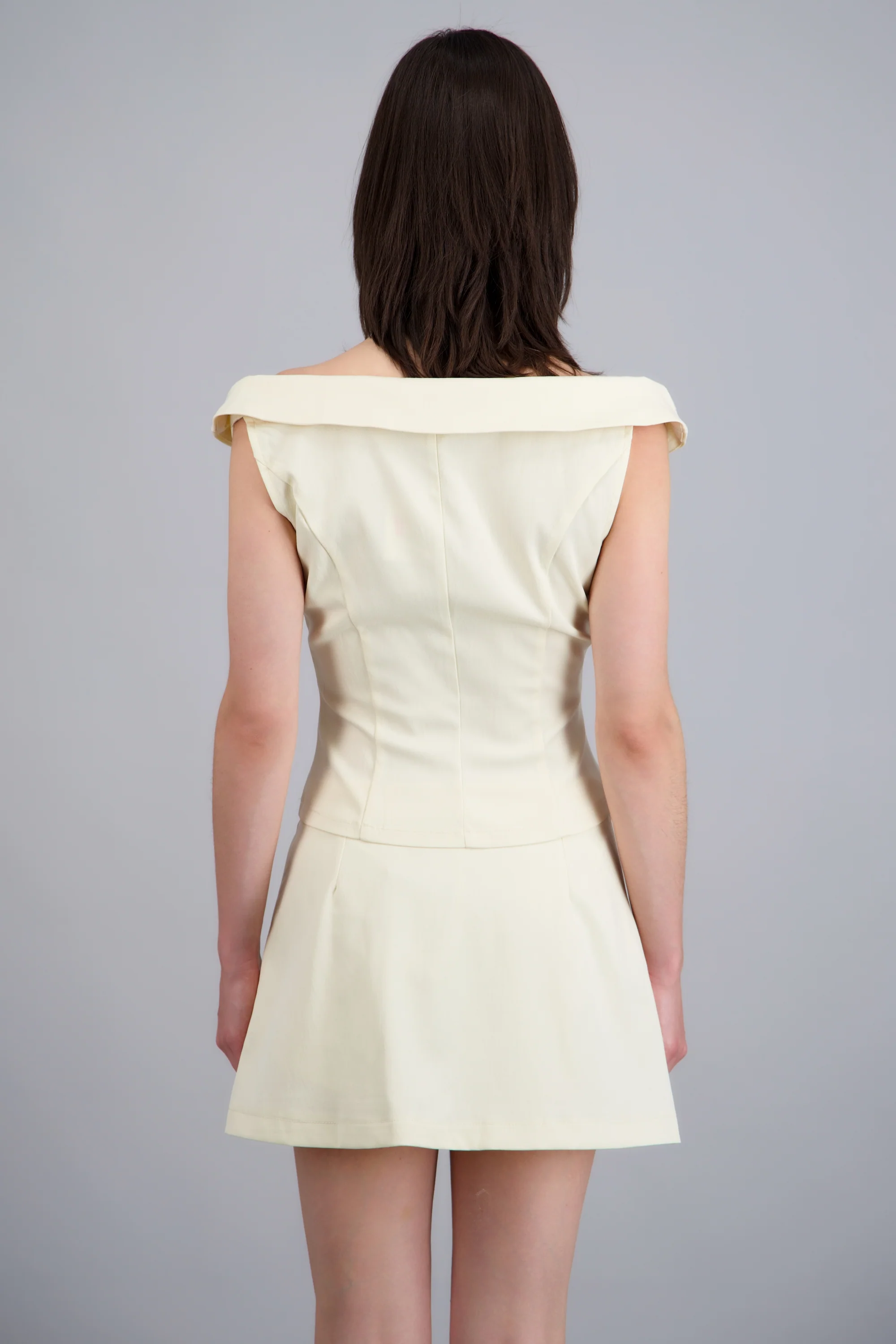 Top sastreado off shoulder con botones metalicos - Image 4