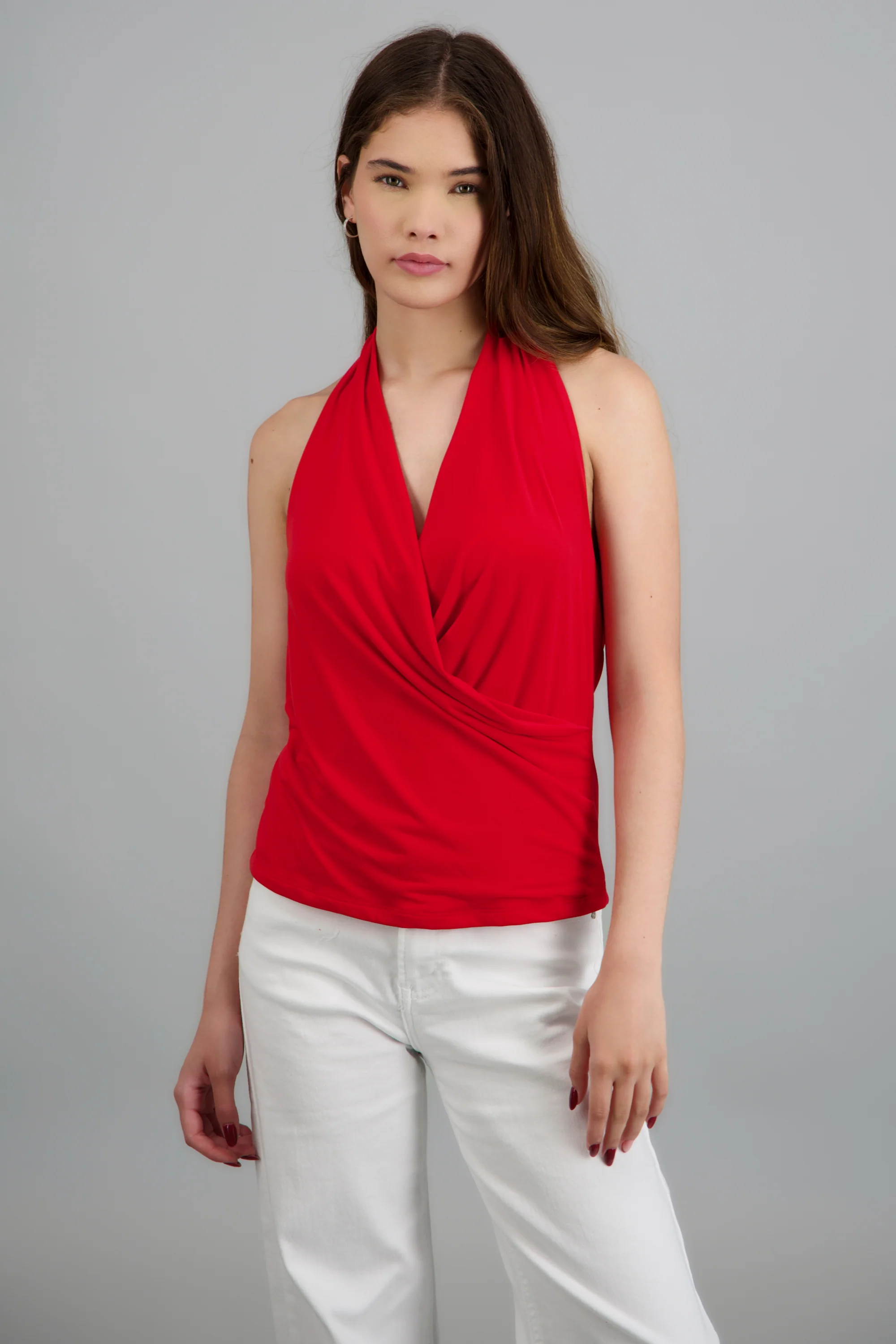 Top sin mangas escote halter drapeado
