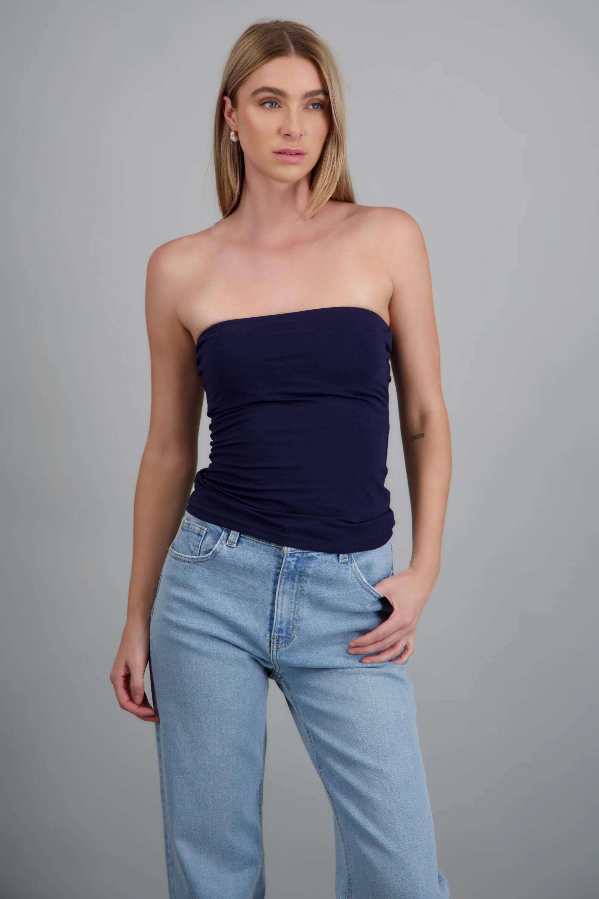 Top strapless con copas - Image 2