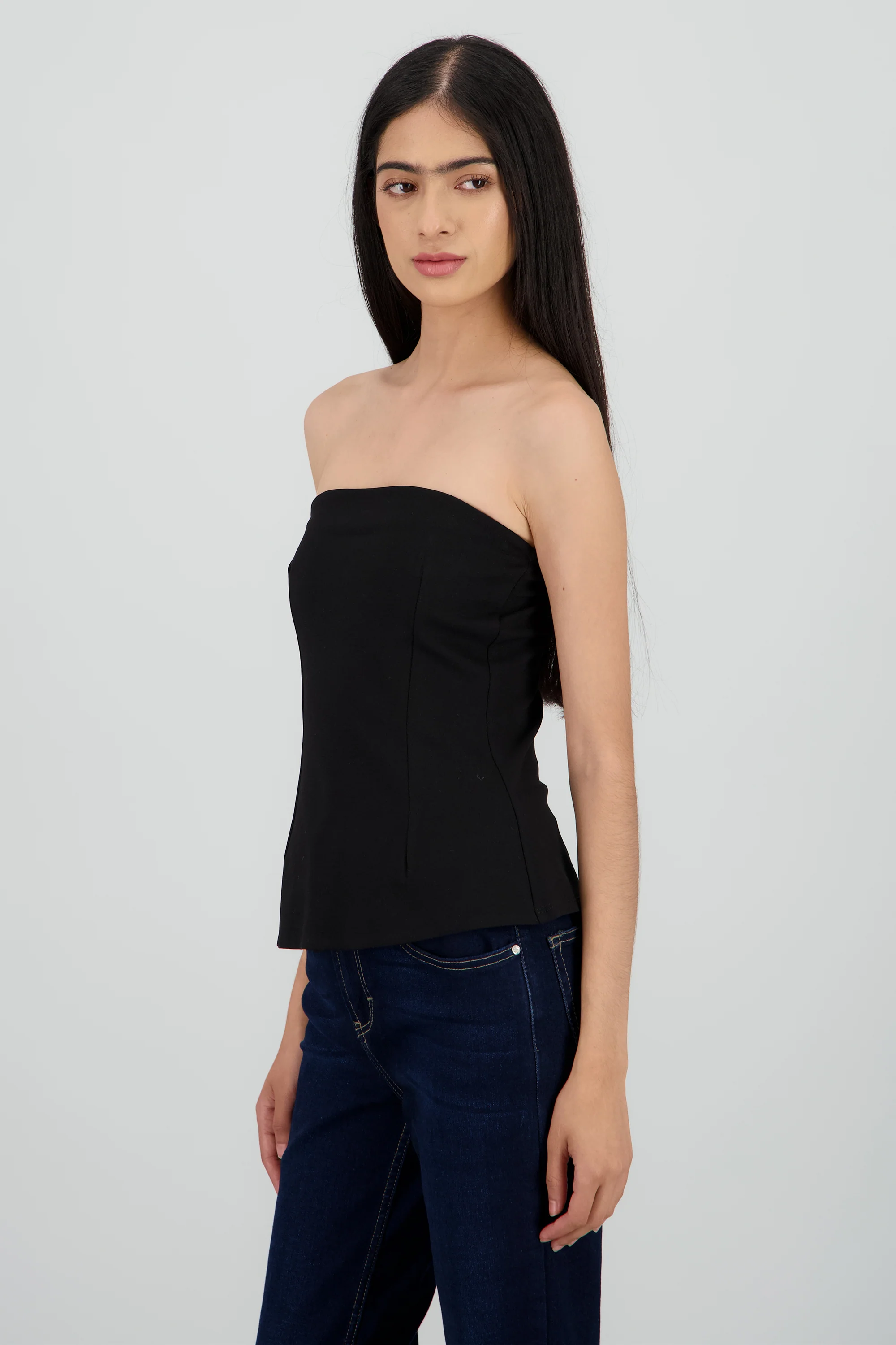 Top strapless con cortes - Image 3