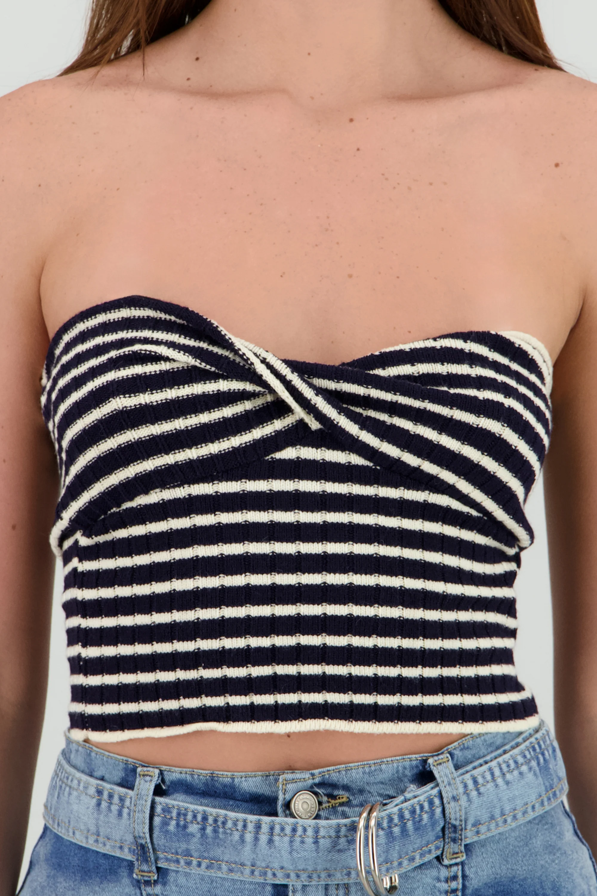 Top strapless detalle escote - Image 5