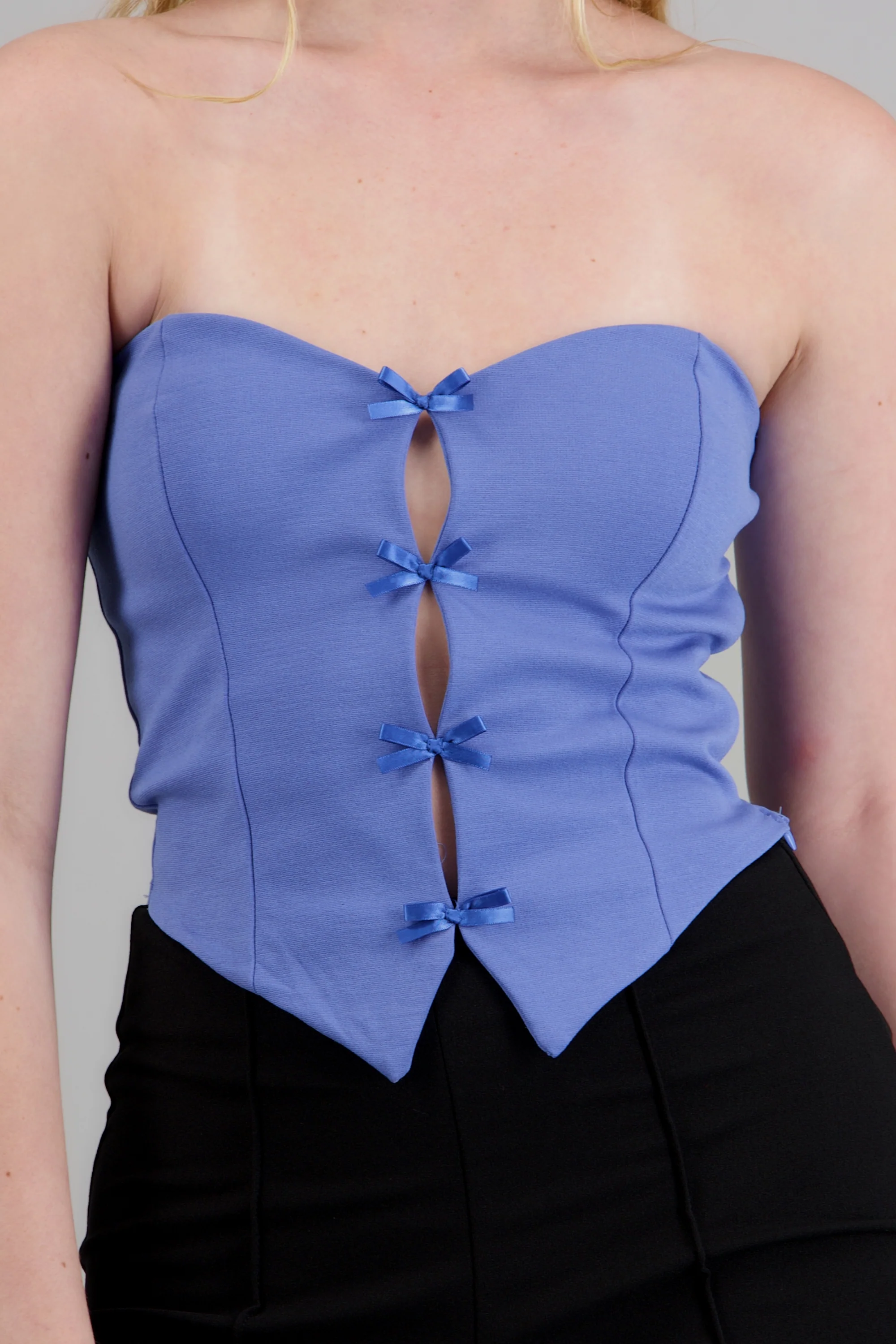 Top strapless detalle moños - Image 5