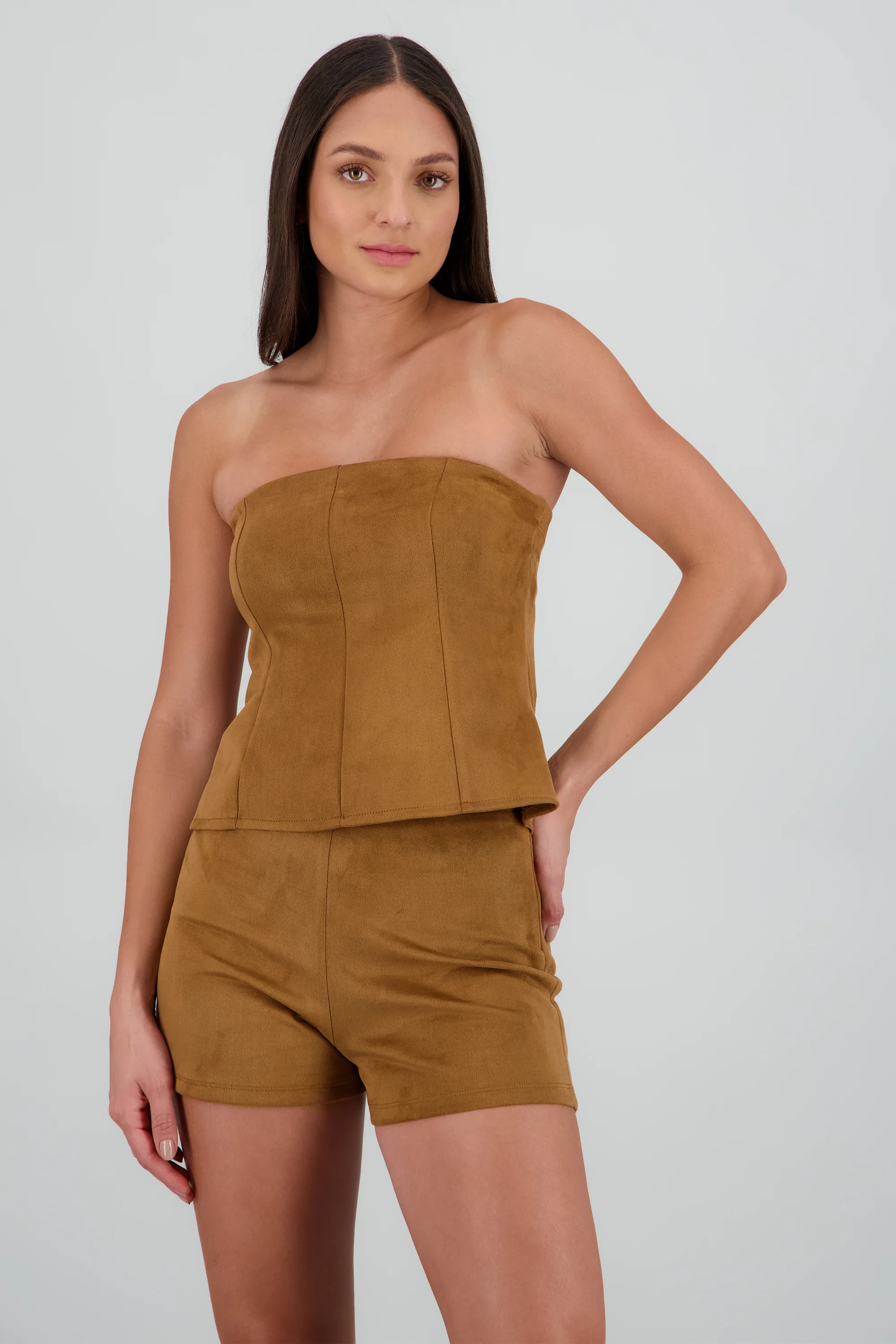 Top strapples detalle pinzas suede