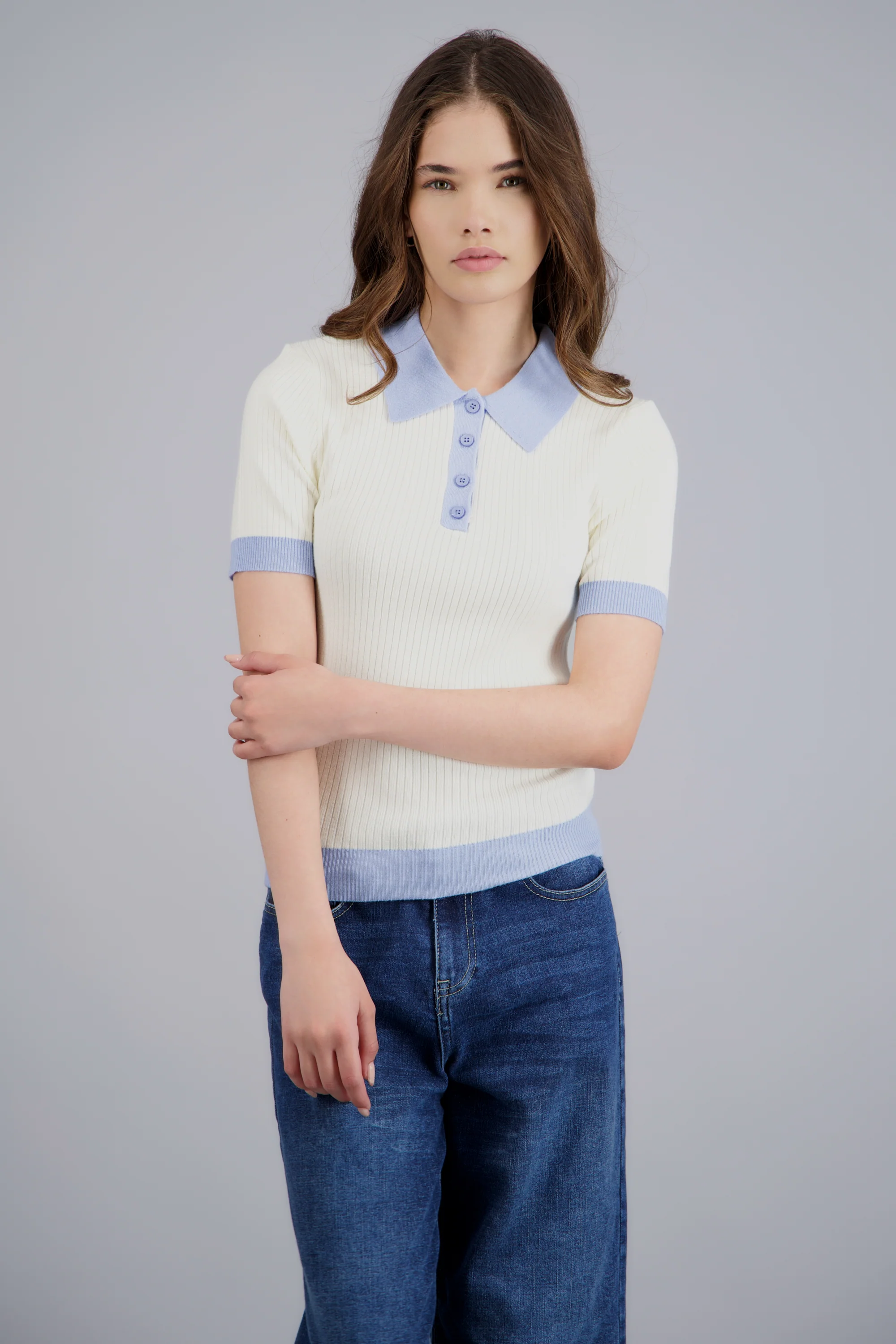 Top tejido cuello polo en contrastre - Image 3